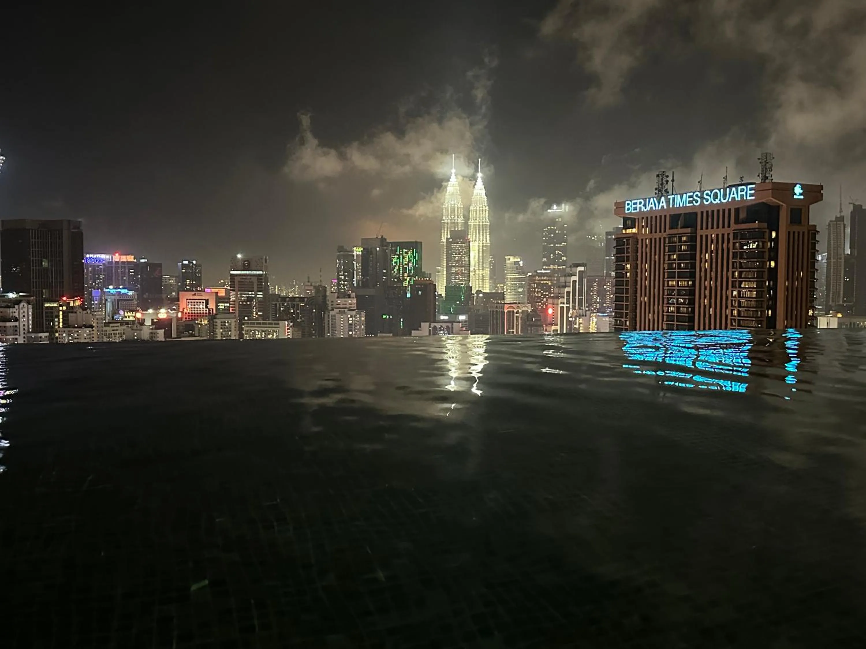 Night in Lucentia residence T1