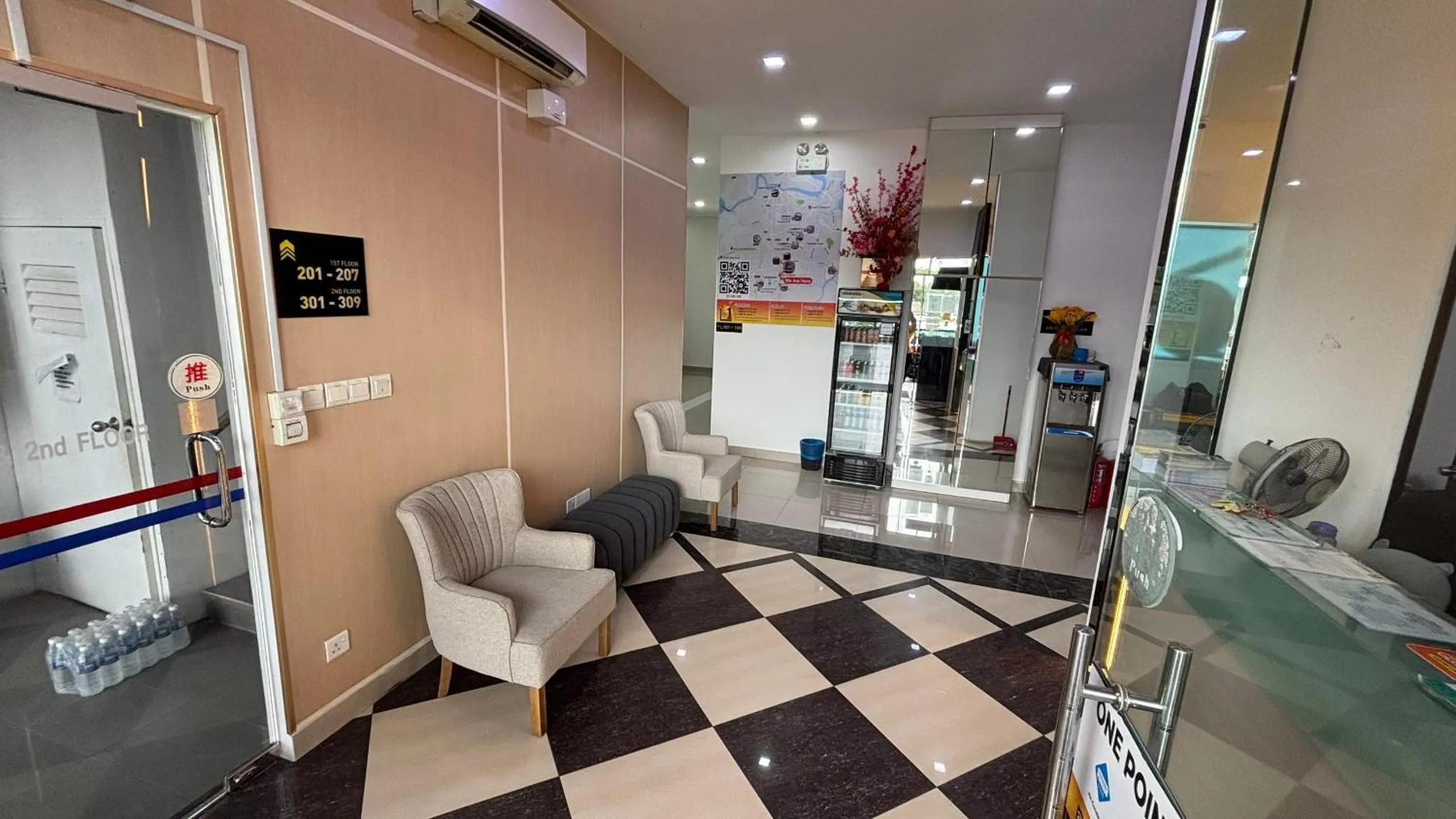 Lobby or reception in One Point Hotel @ Airport (Kuching)
