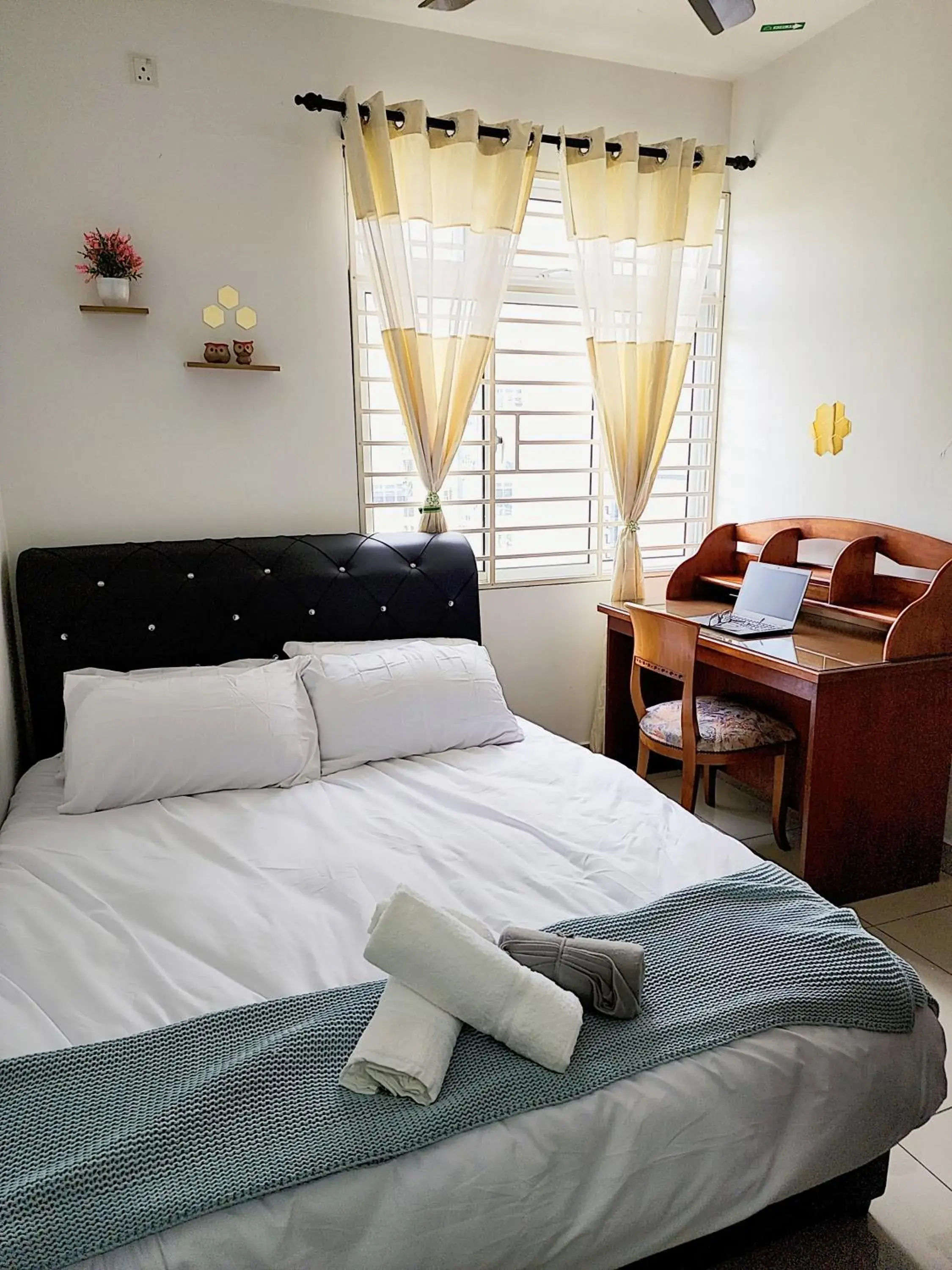 Bedroom, Bed in Putrajaya Dwiputra Residences, Fully Air-Con 3BR Homestay Bedroom, Bed in Putrajaya Dwiputra Residences, Fully Air-Con 3BR Homestay