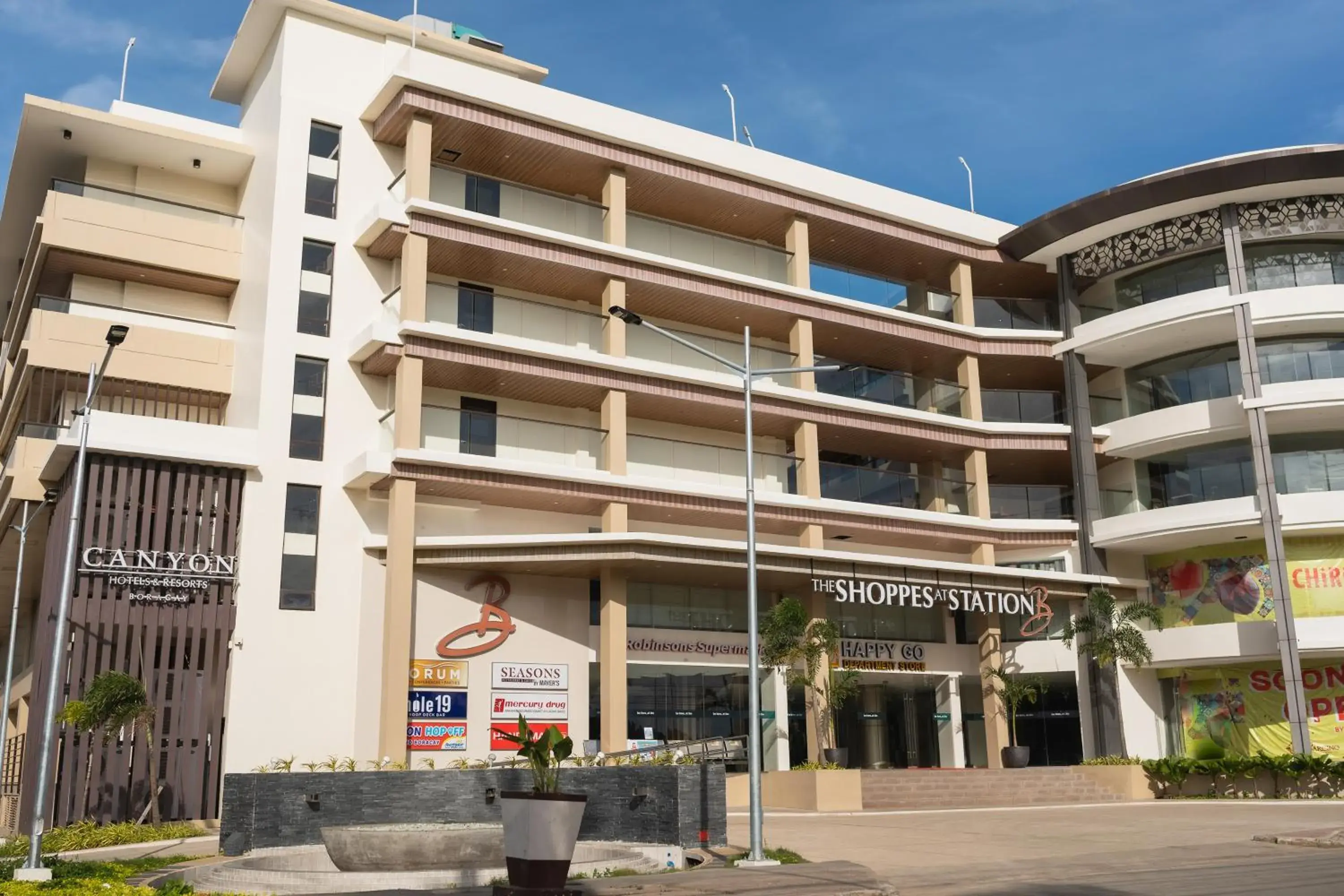 Property building in Canyon Hotels & Resorts Boracay Property building in Canyon Hotels & Resorts Boracay