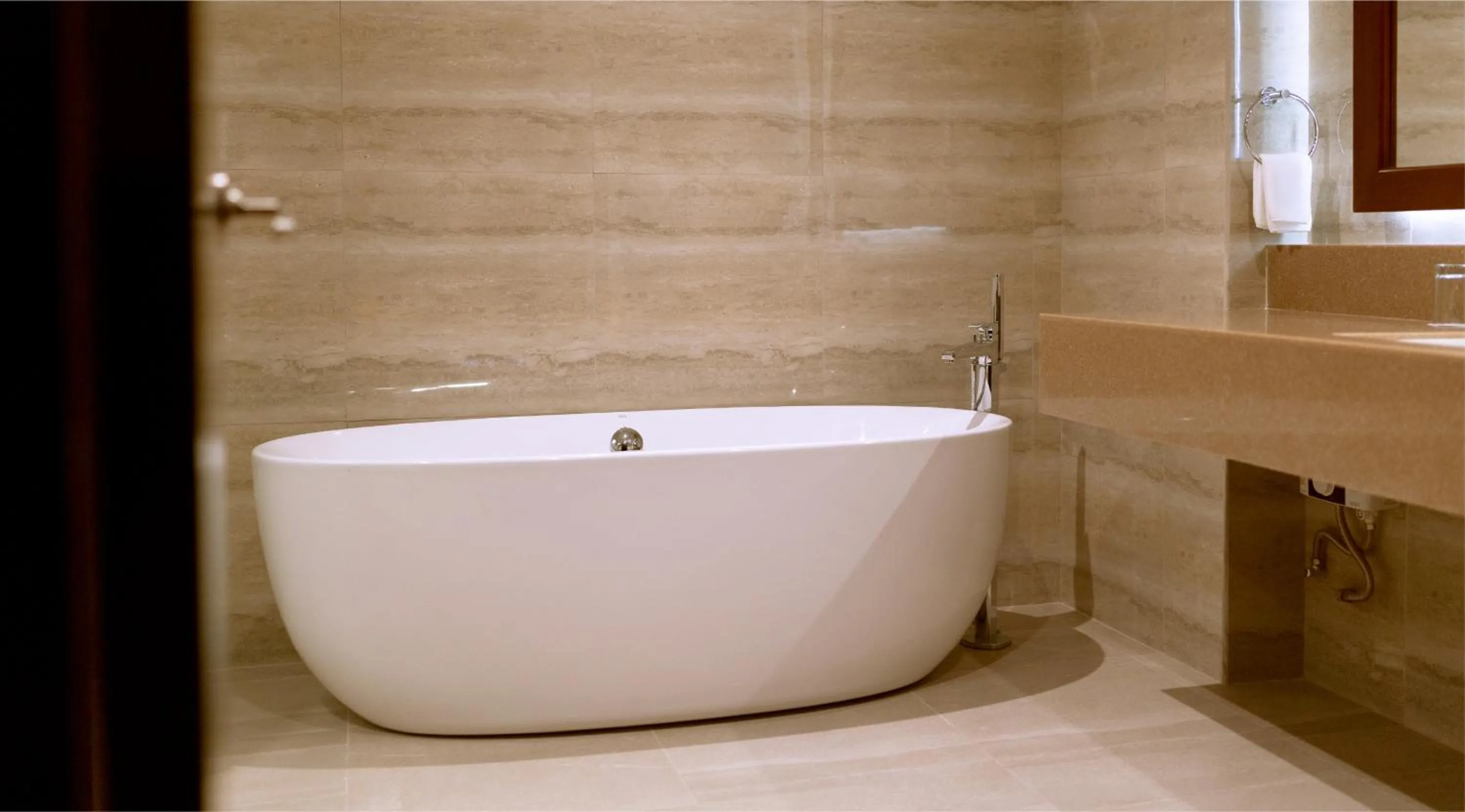 Bath in Canyon Hotels & Resorts Boracay