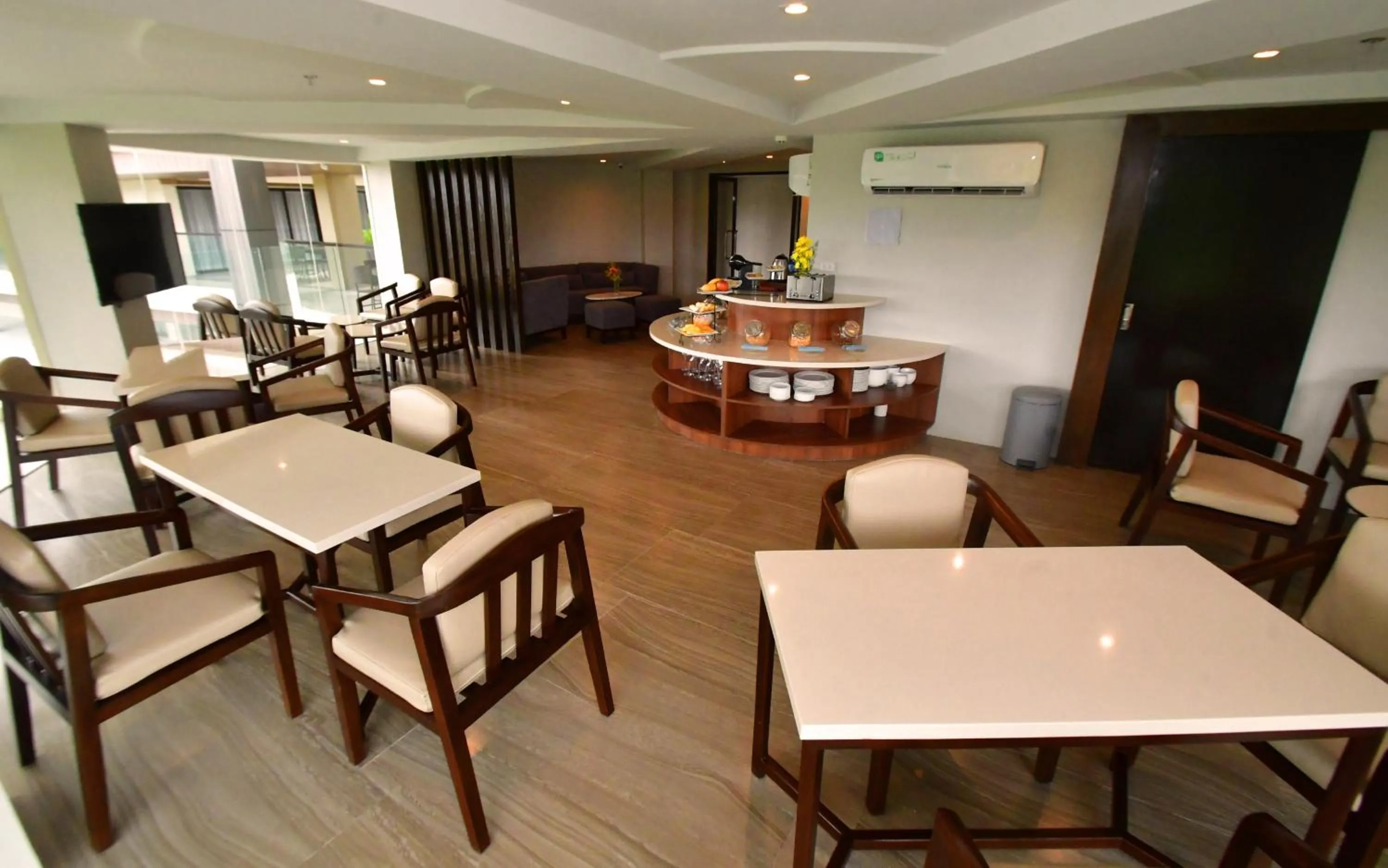 Lounge or bar in Canyon Hotels & Resorts Boracay