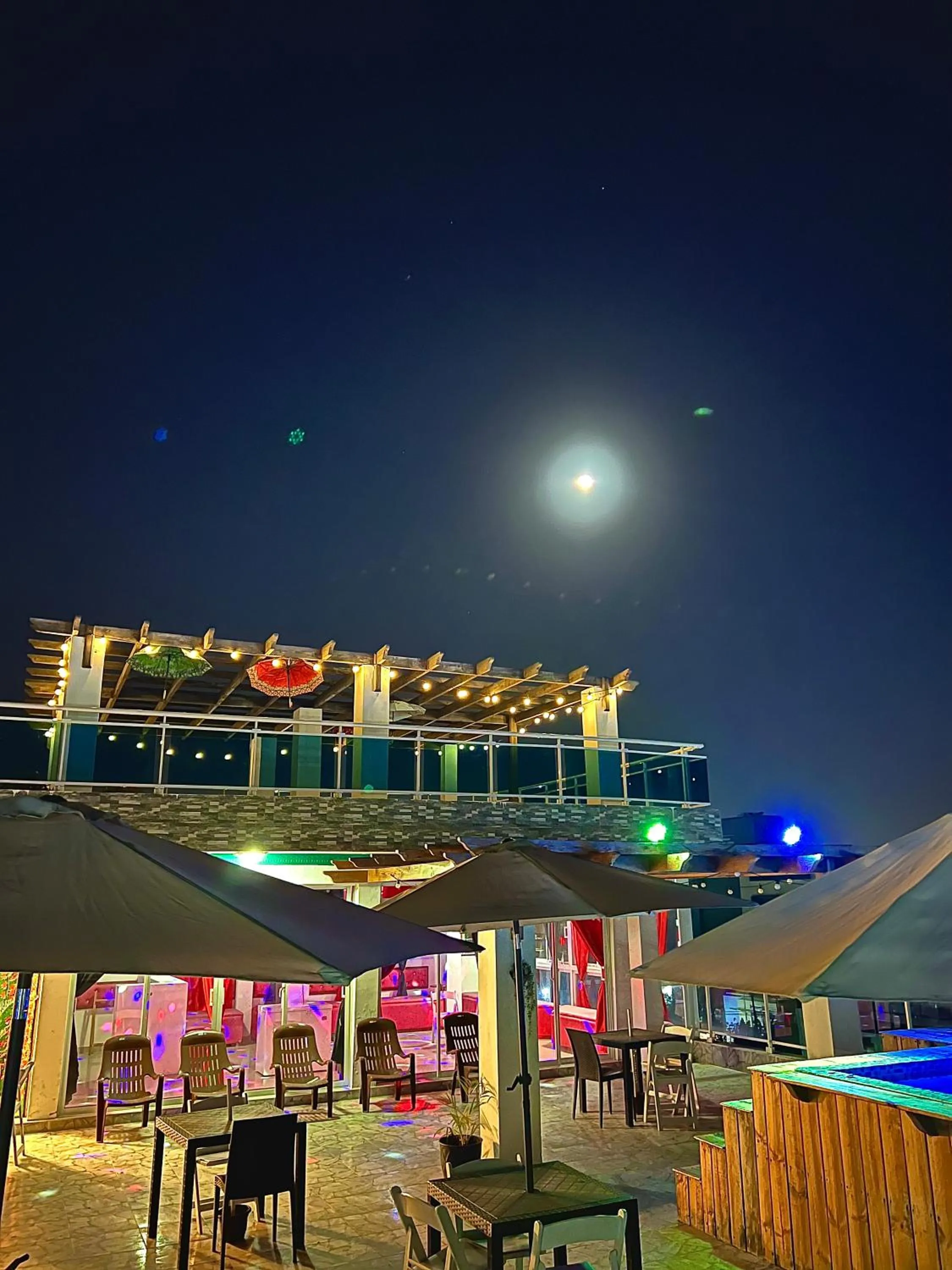 Night in Hotel Dubaird