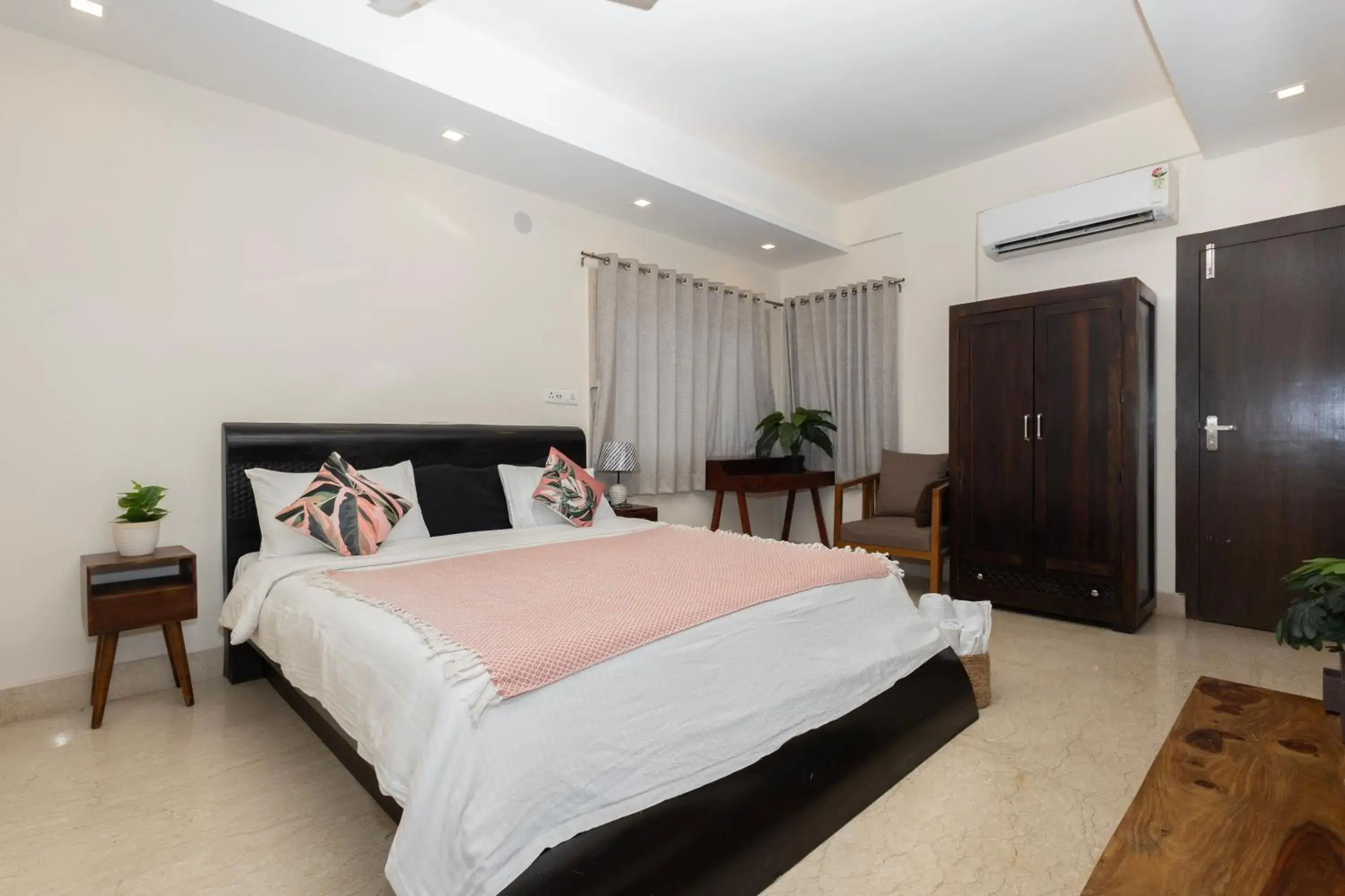 Bed in Lakeside Suites Bed in Lakeside Suites