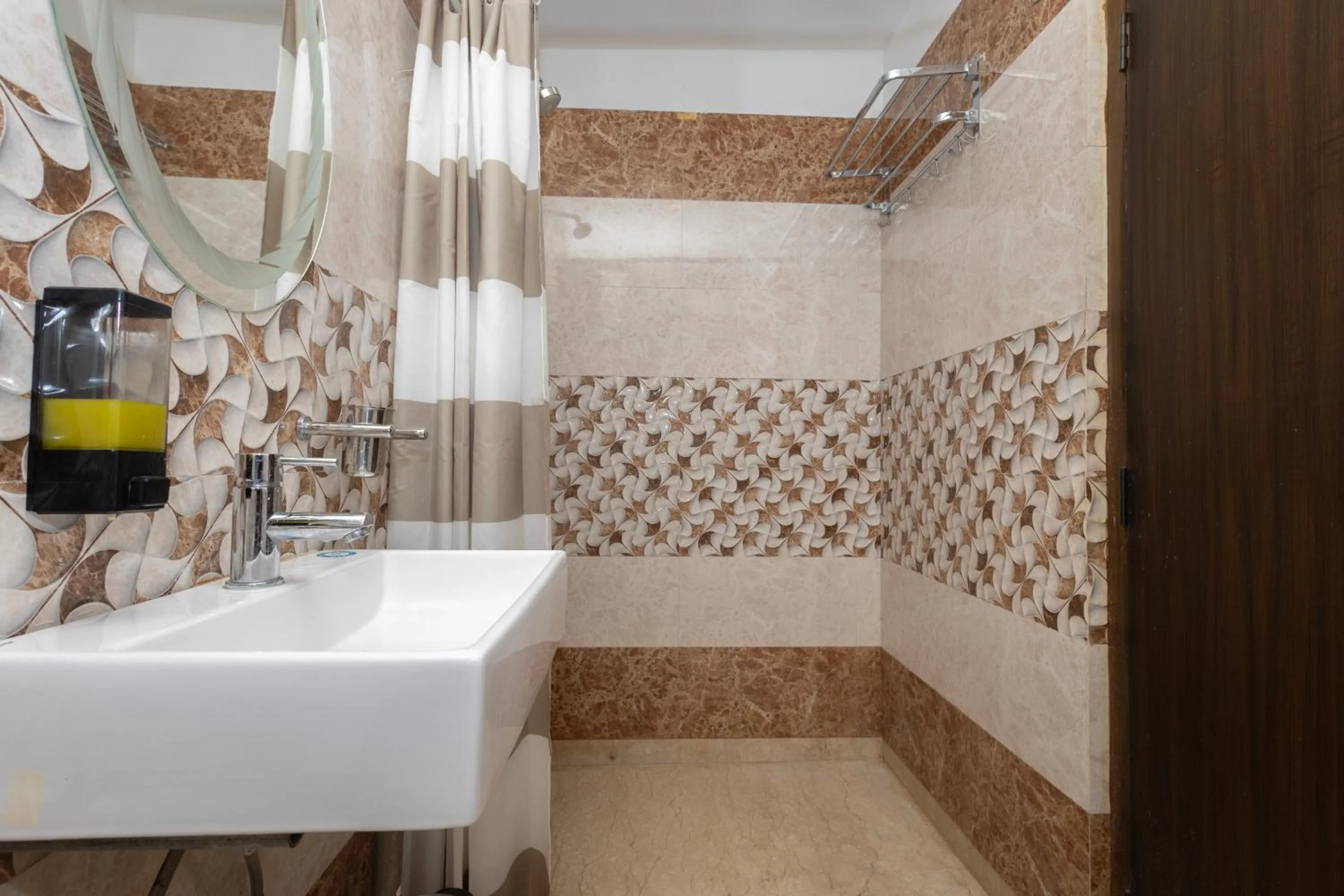 Bathroom in Lakeside Suites