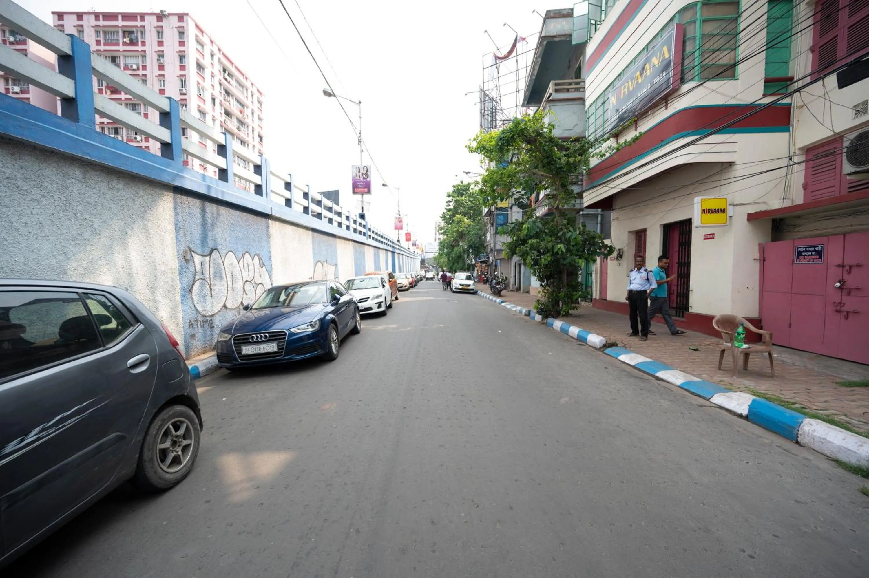 Day in Lakeside Suites