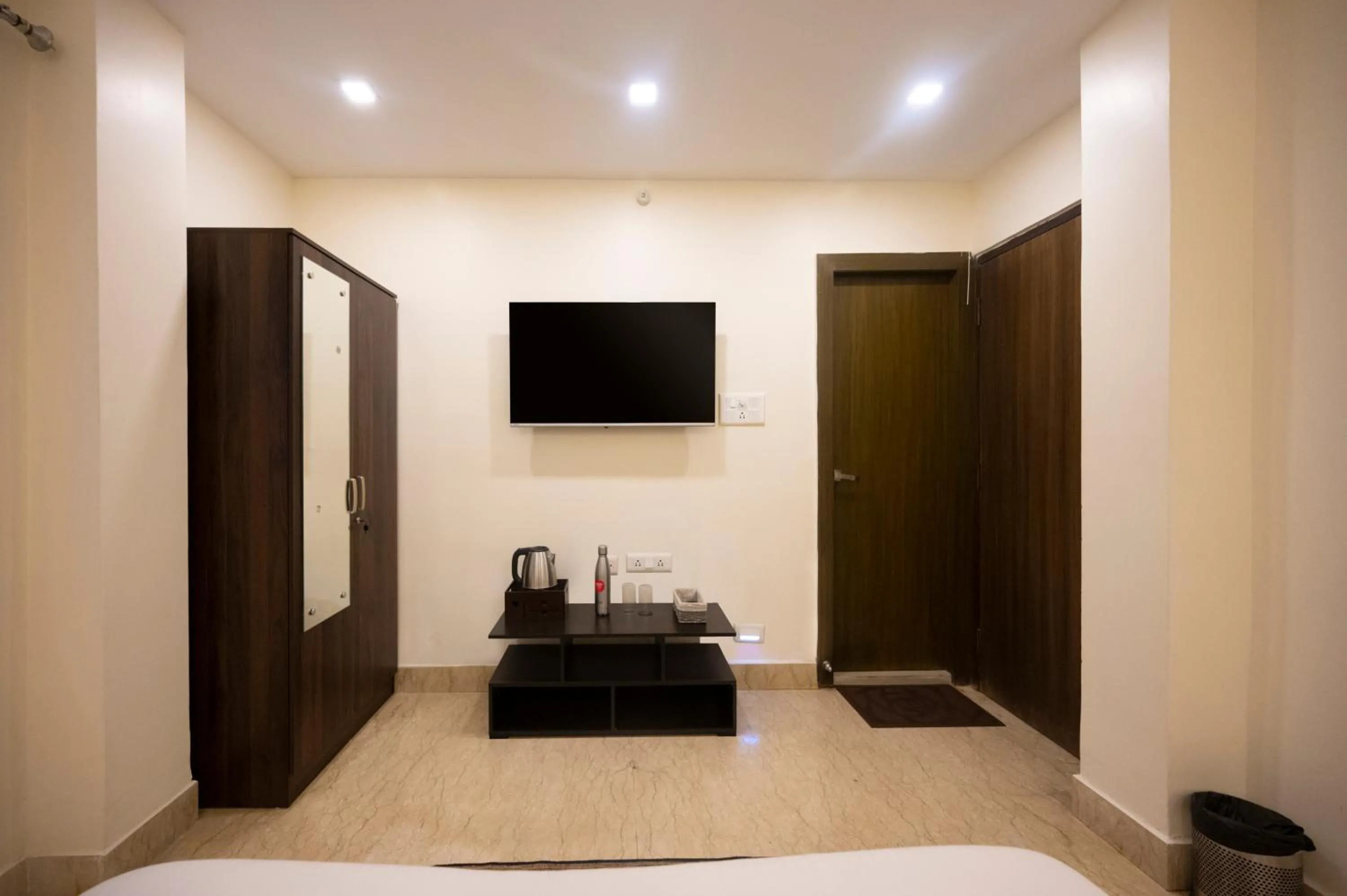 TV and multimedia, Bed in Lakeside Suites