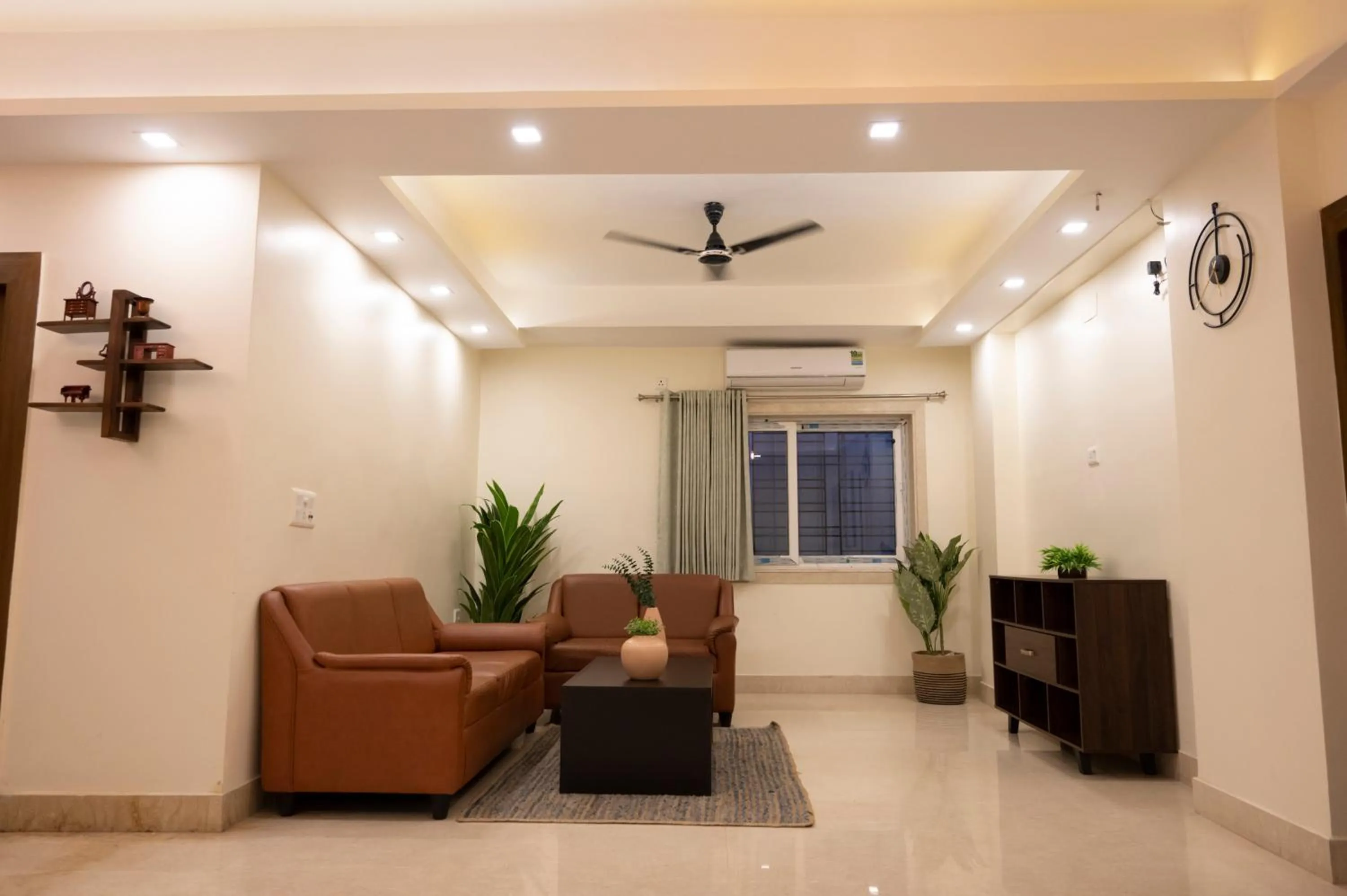 Coffee/tea facilities in Lakeside Suites