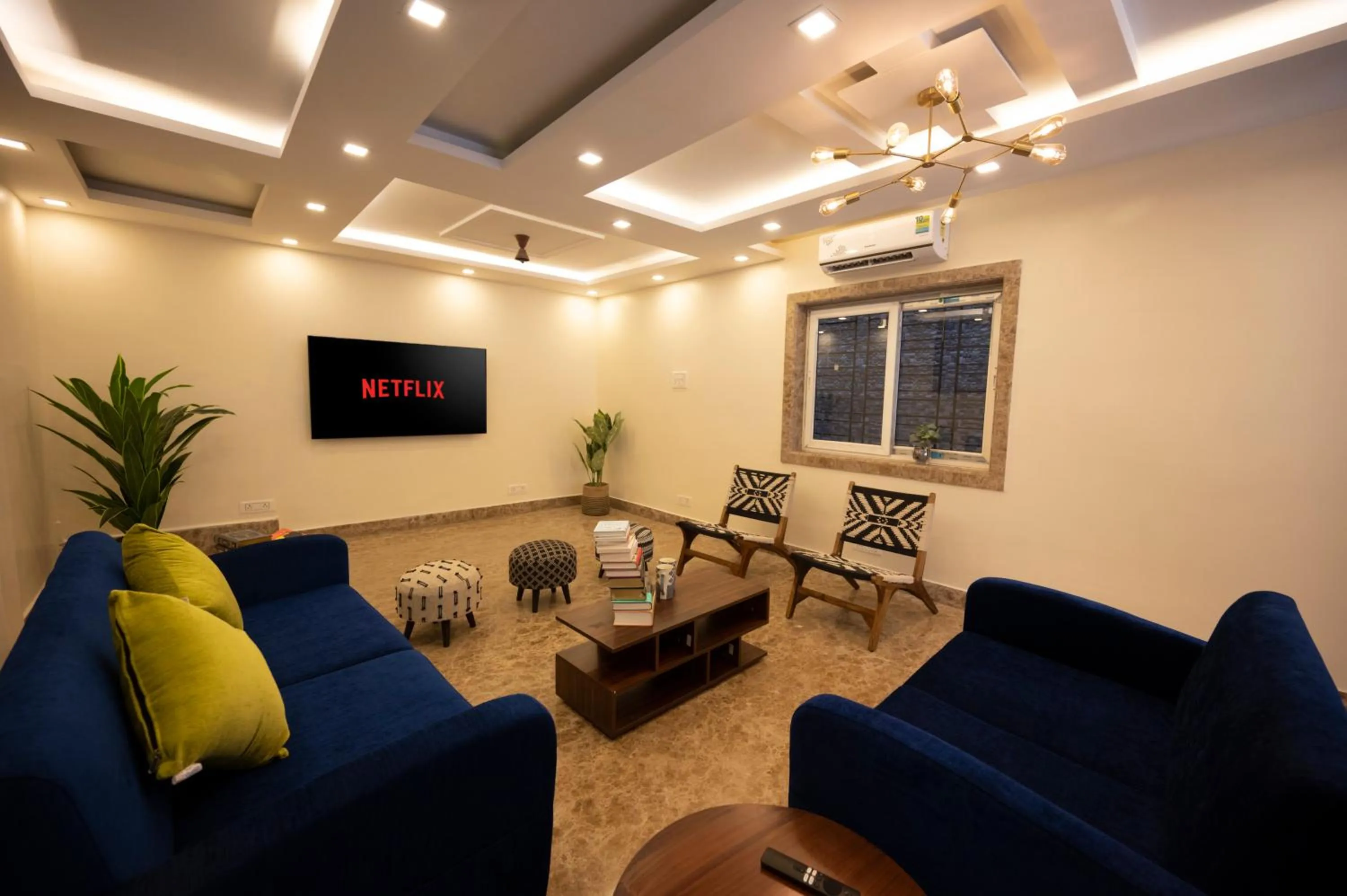 Communal lounge/ TV room in Lakeside Suites