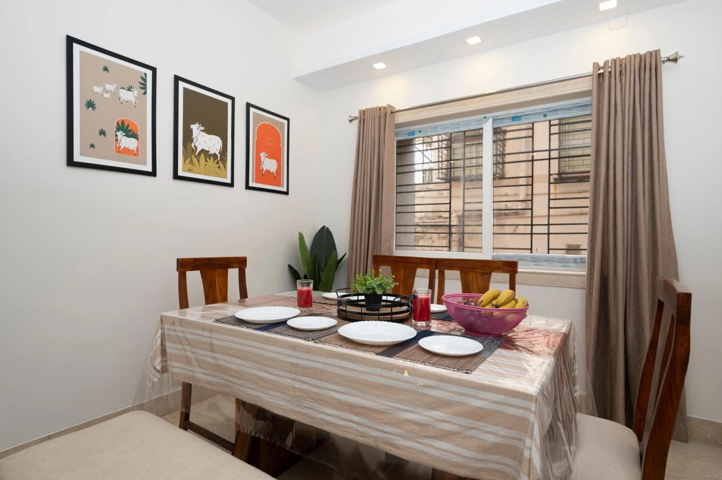 Living room in Lakeside Suites