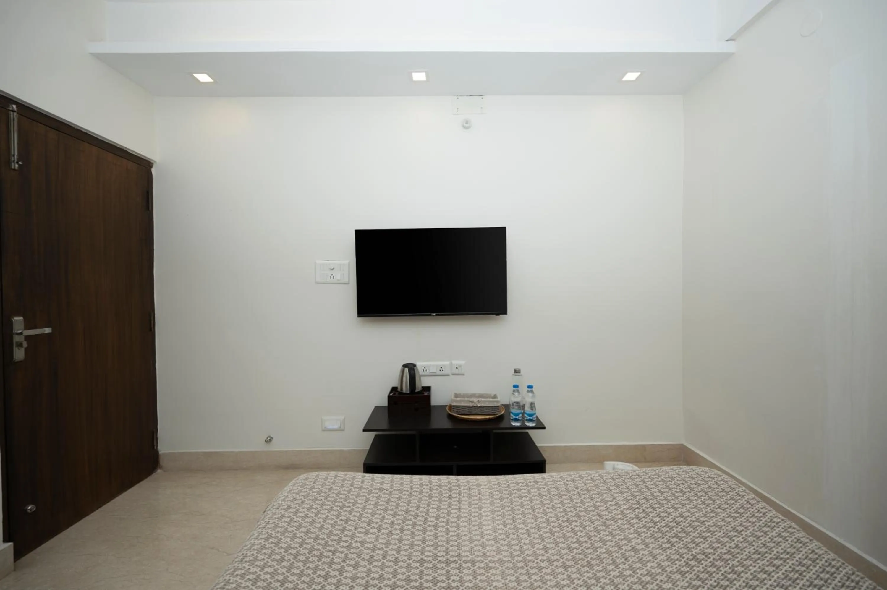 TV and multimedia in Lakeside Suites