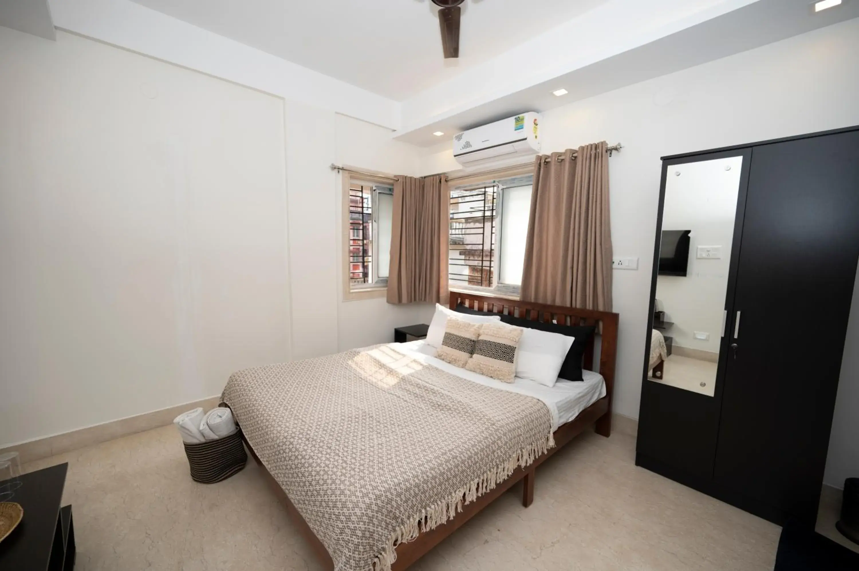 Bed in Lakeside Suites Bed in Lakeside Suites