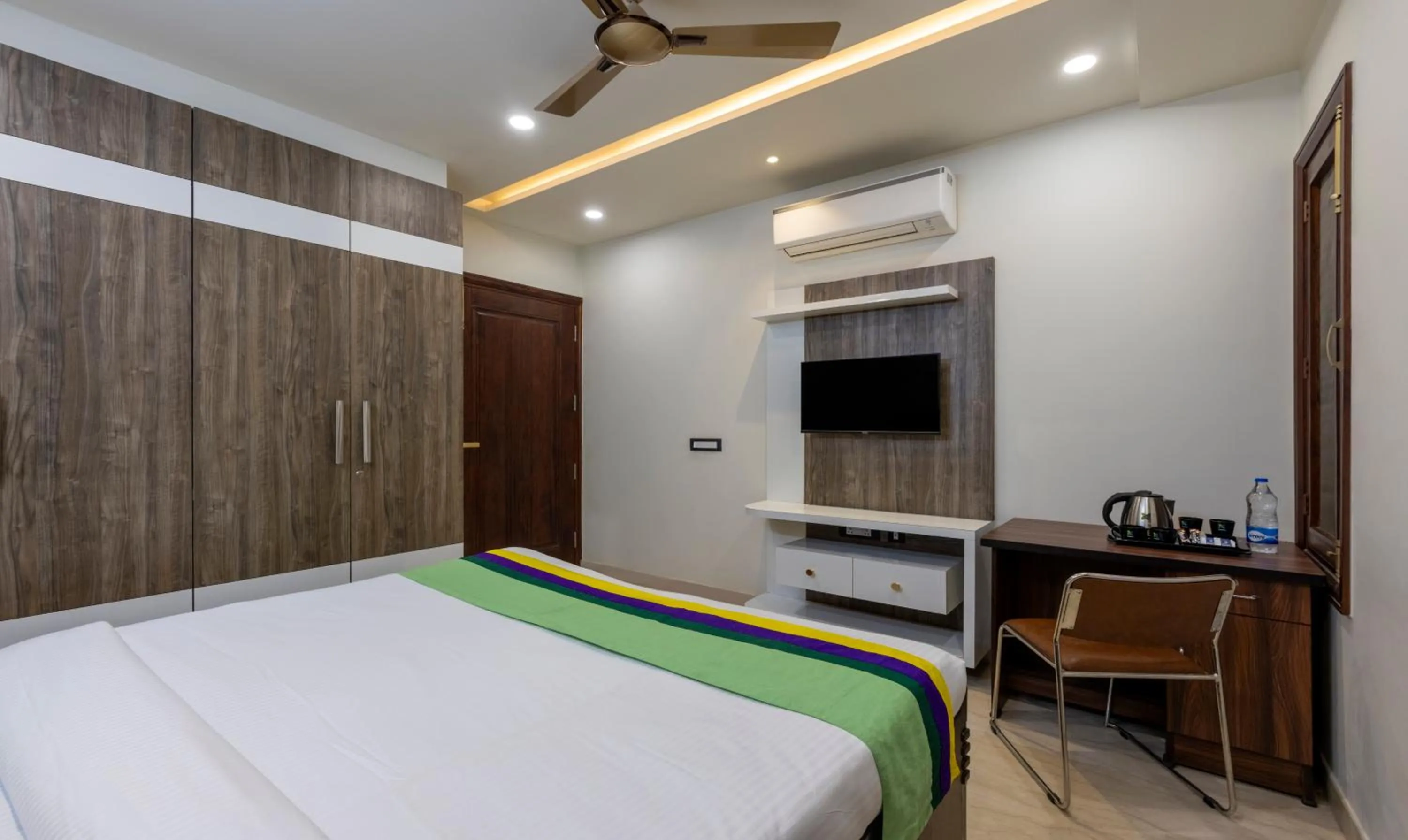 Bedroom, Bed in Treebo MVM Residency