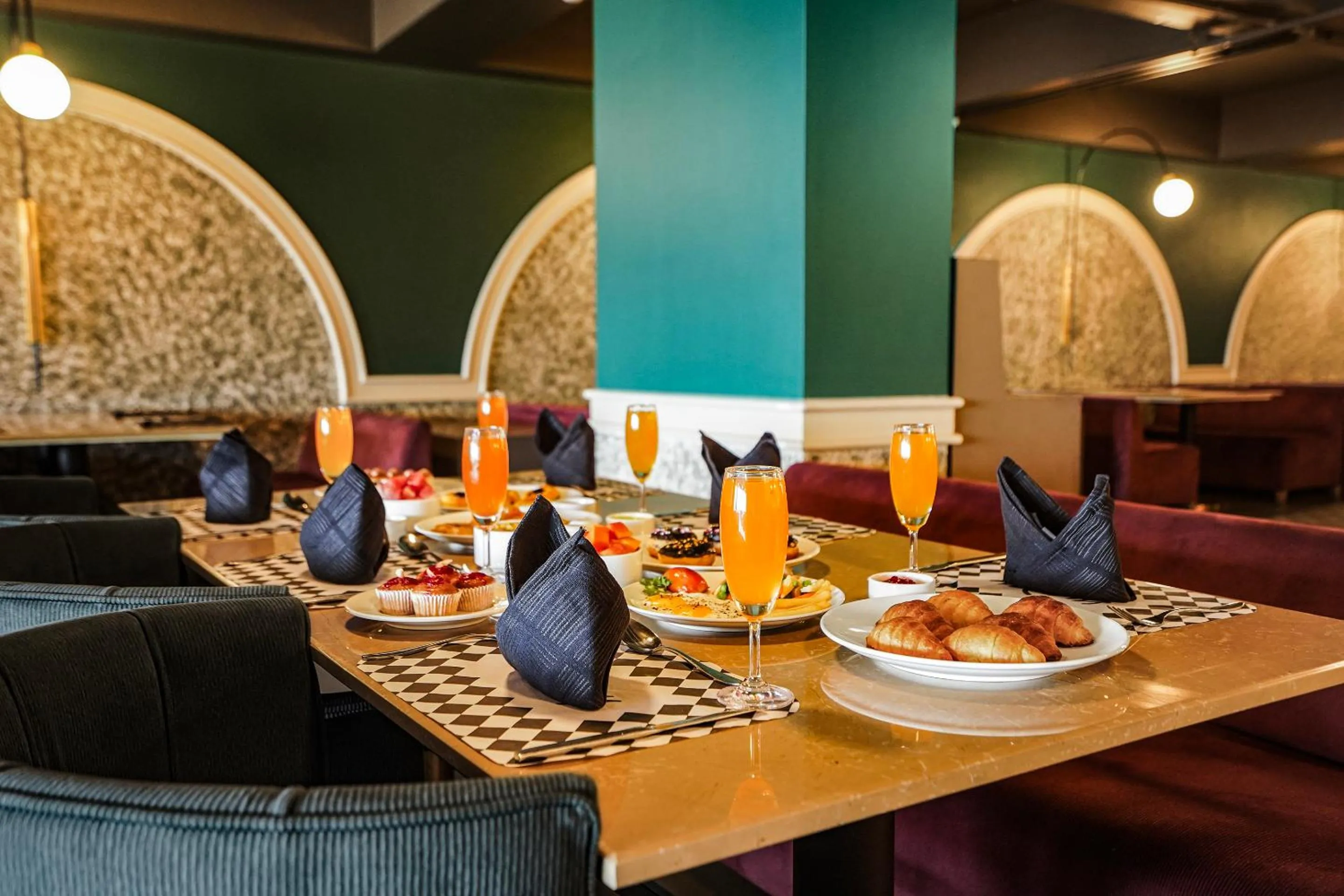 Sunday Hotel Vadodara