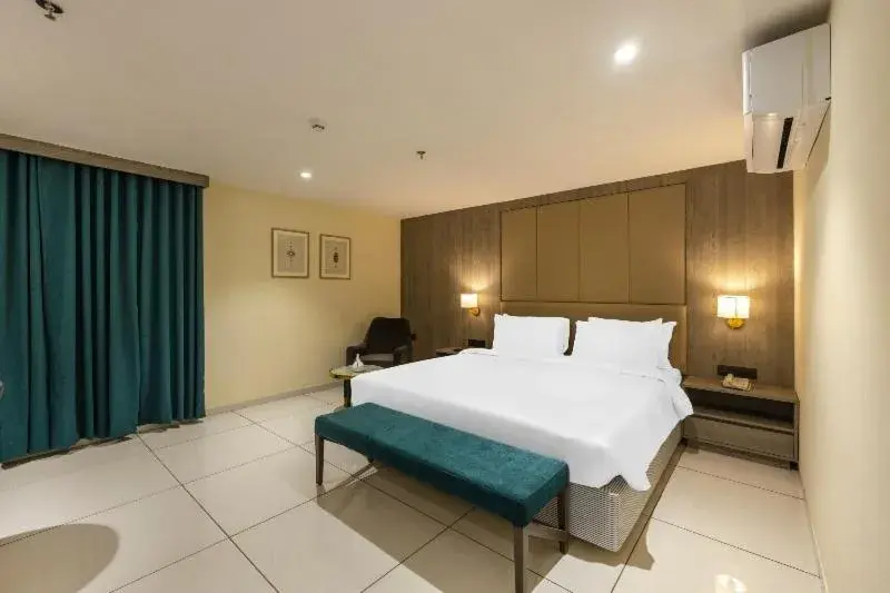 Bedroom, Bed in Sunday Hotel Vadodara Bedroom, Bed in Sunday Hotel Vadodara
