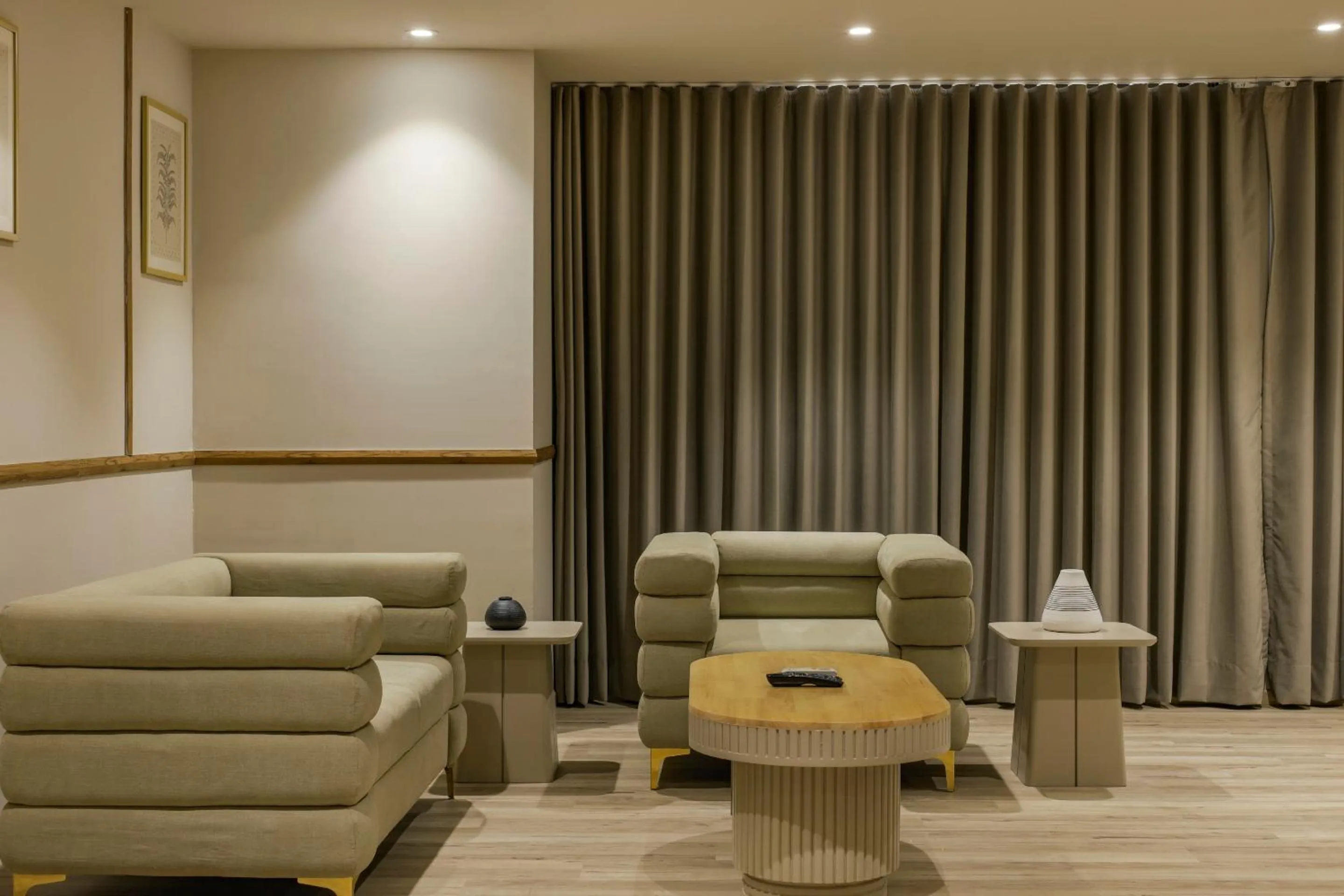 Sunday Hotel Vadodara