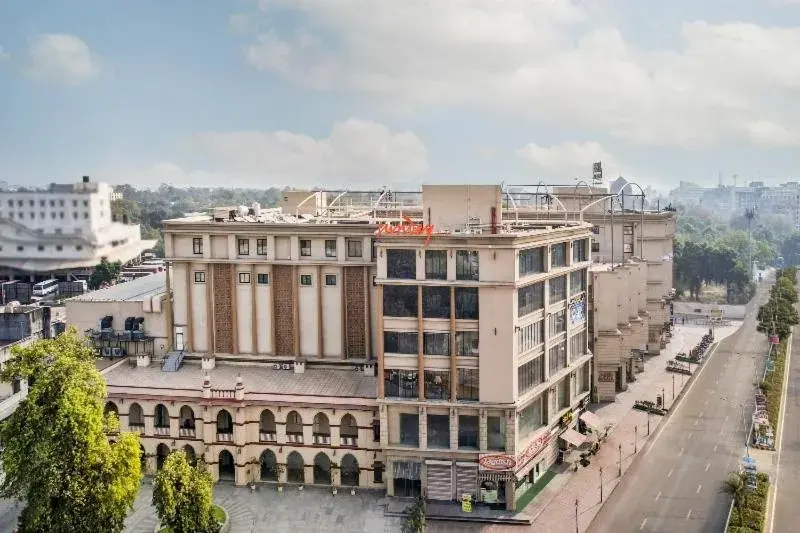 Facade/entrance in Sunday Hotel Vadodara Facade/entrance in Sunday Hotel Vadodara