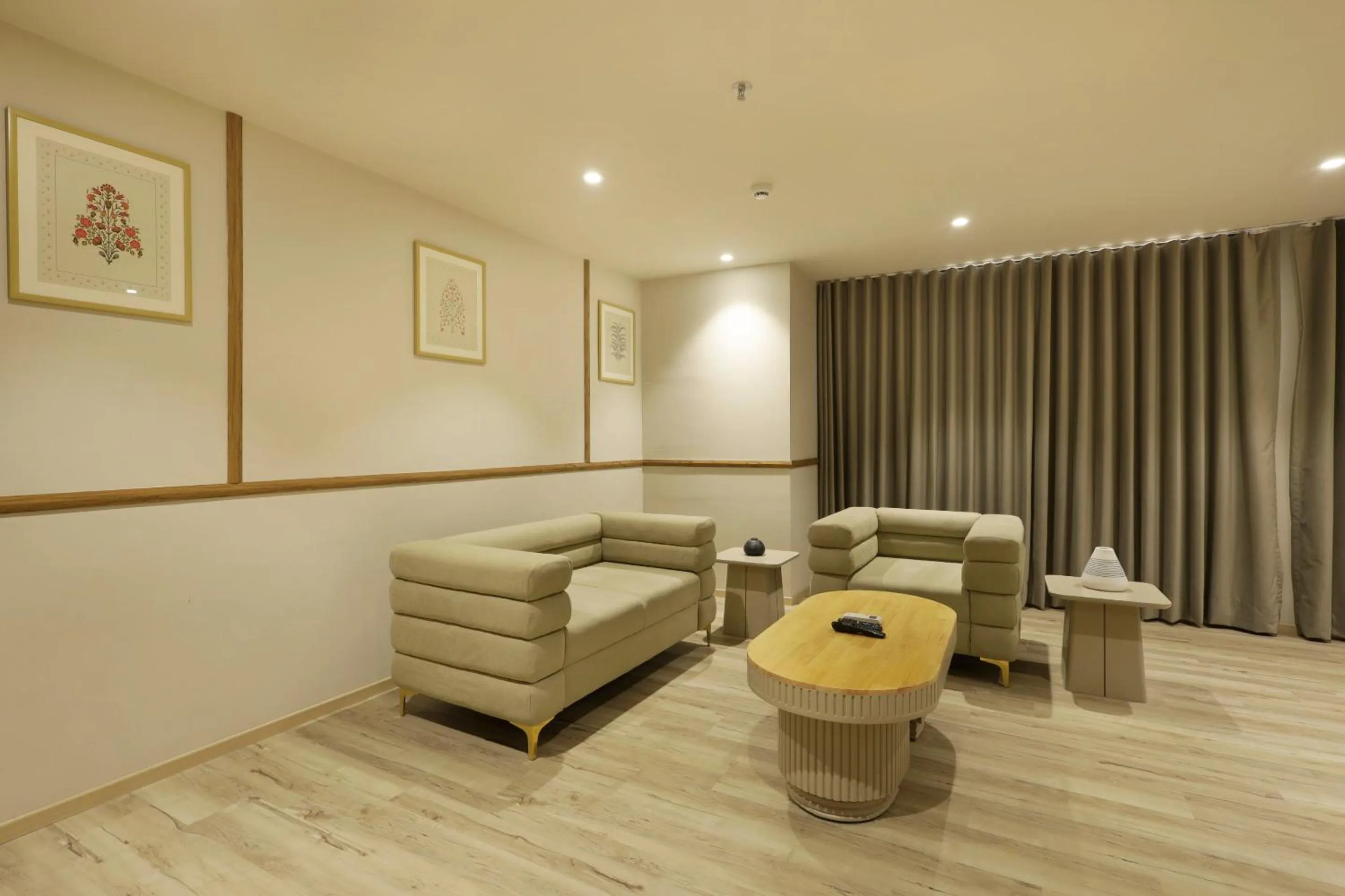 Sunday Hotel Vadodara