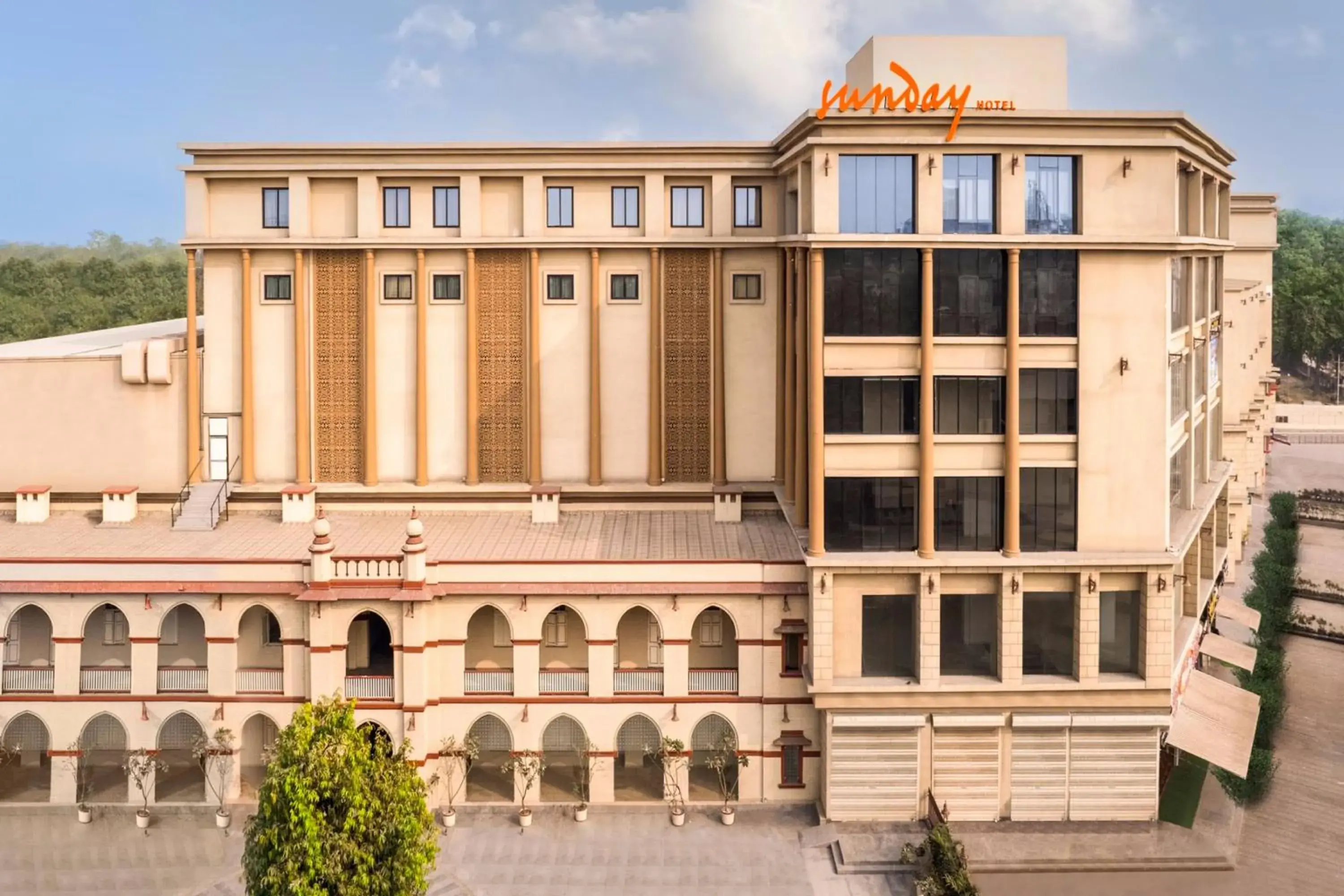 Facade/entrance in Sunday Hotel by CheckIn Vadodara Facade/entrance in Sunday Hotel by CheckIn Vadodara