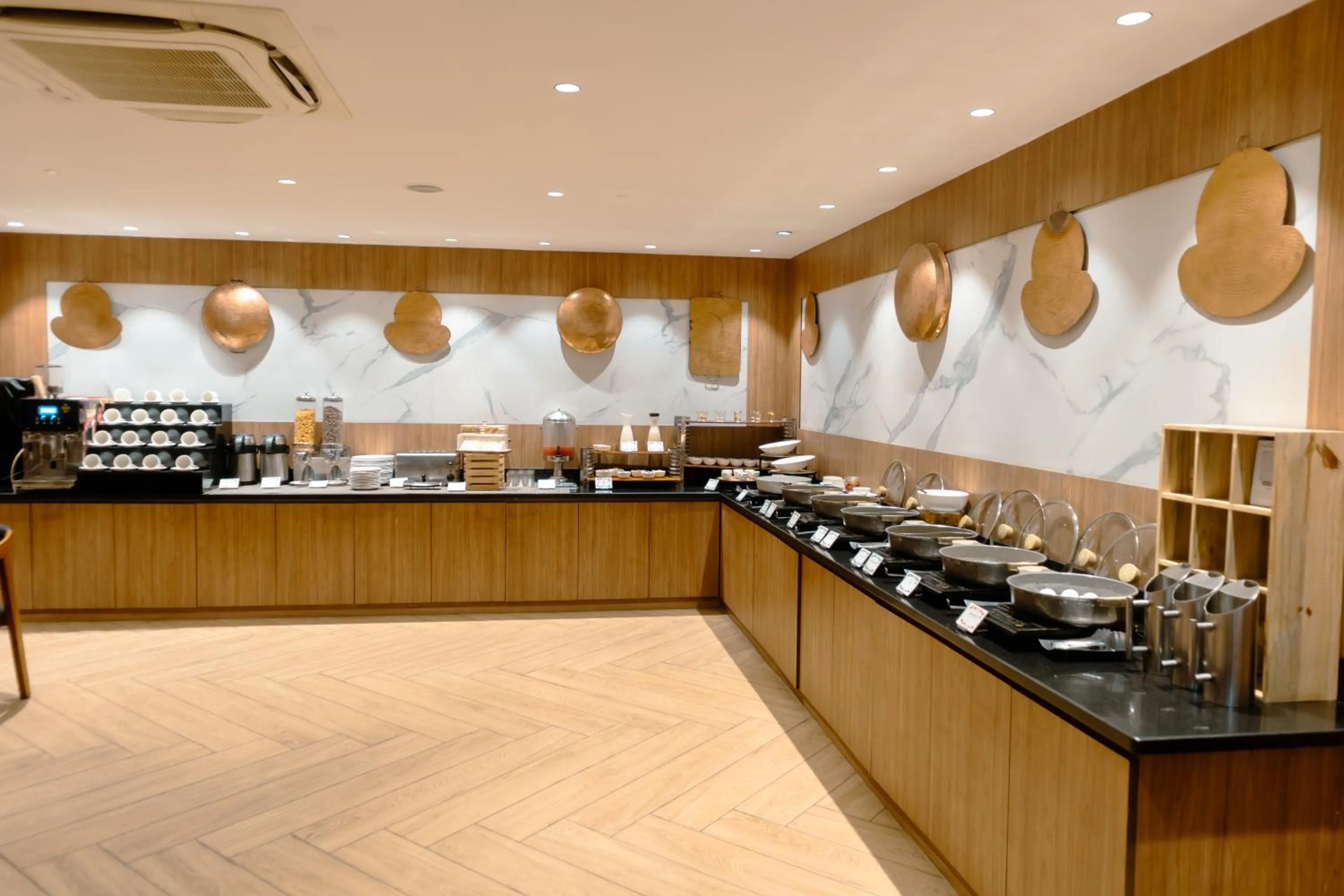 Buffet breakfast in Udman Hotel Gurugram