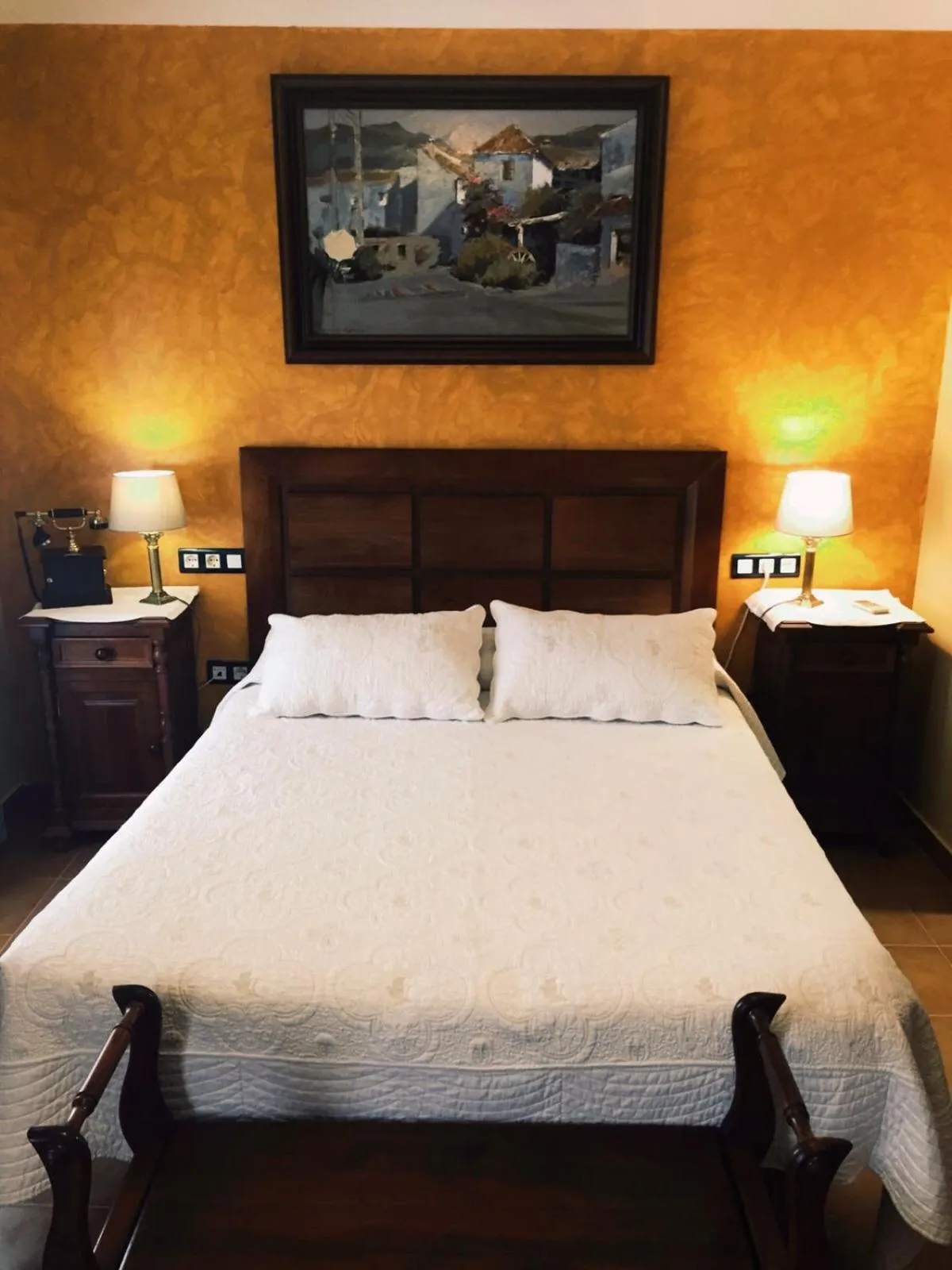 Restaurant/places to eat, Bed in Plaza de Toros