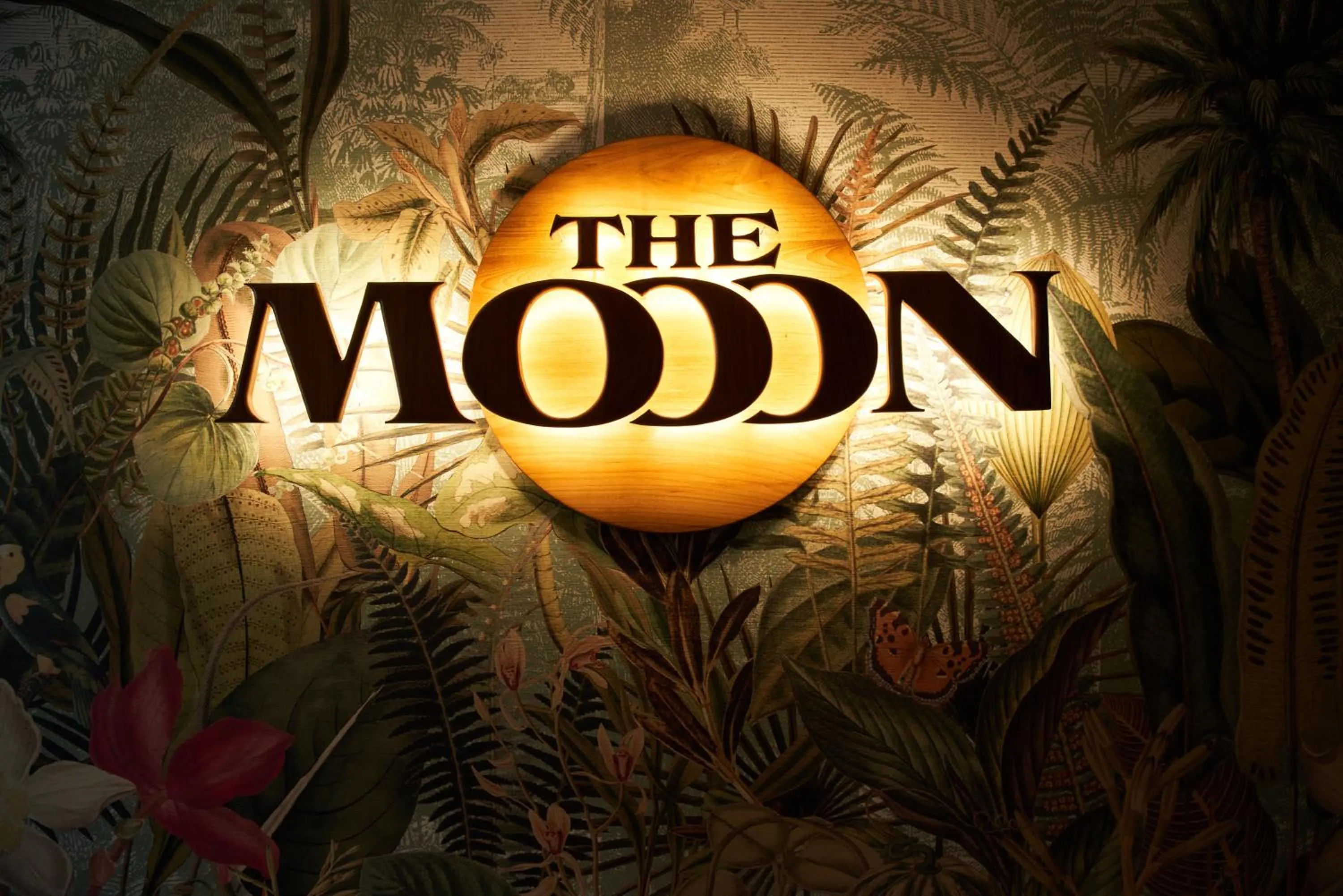 Restaurant/places to eat in Public House Bangkok, a Member of Design Hotels