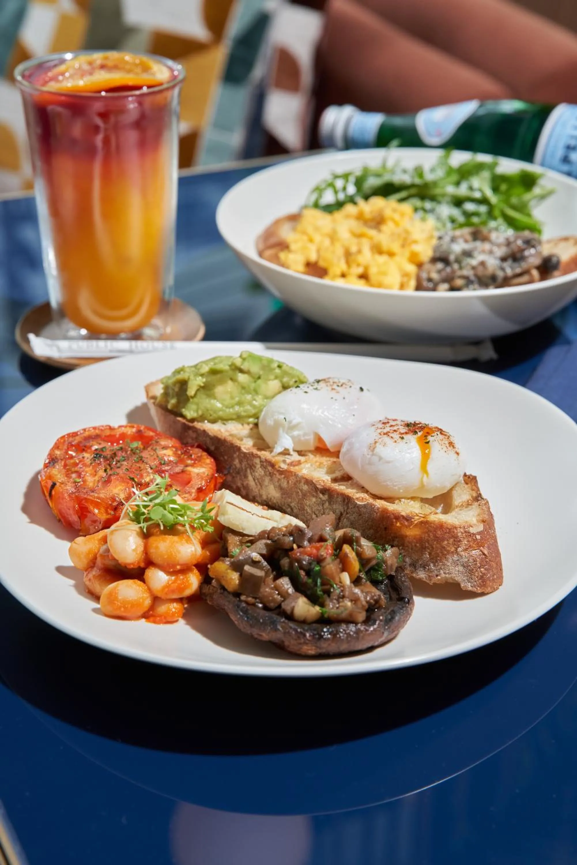 Food and drinks in Public House Bangkok, a Member of Design Hotels