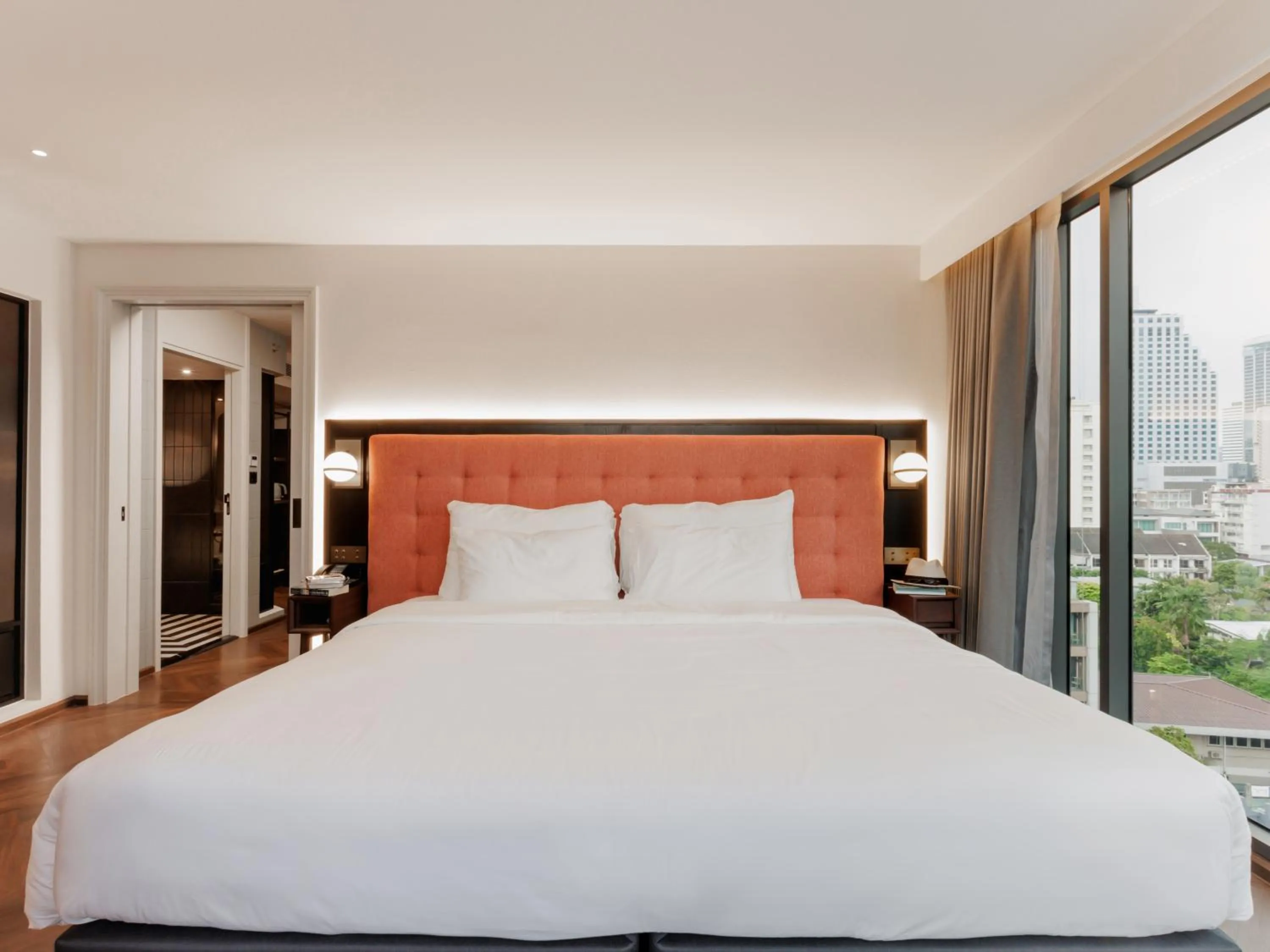 Bed in Public House Bangkok, a Member of Design Hotels