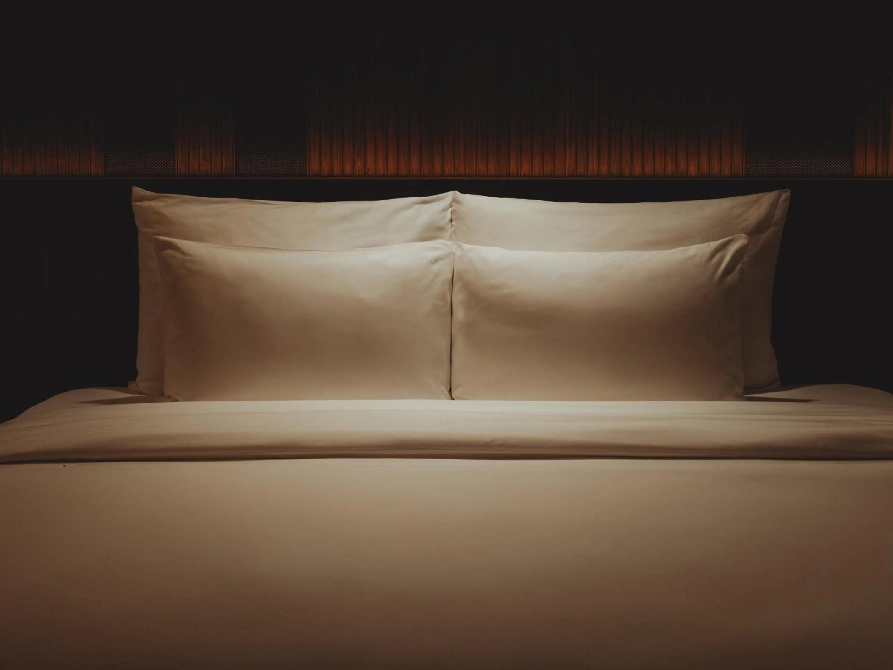 Bed in Public House Bangkok, a Member of Design Hotels