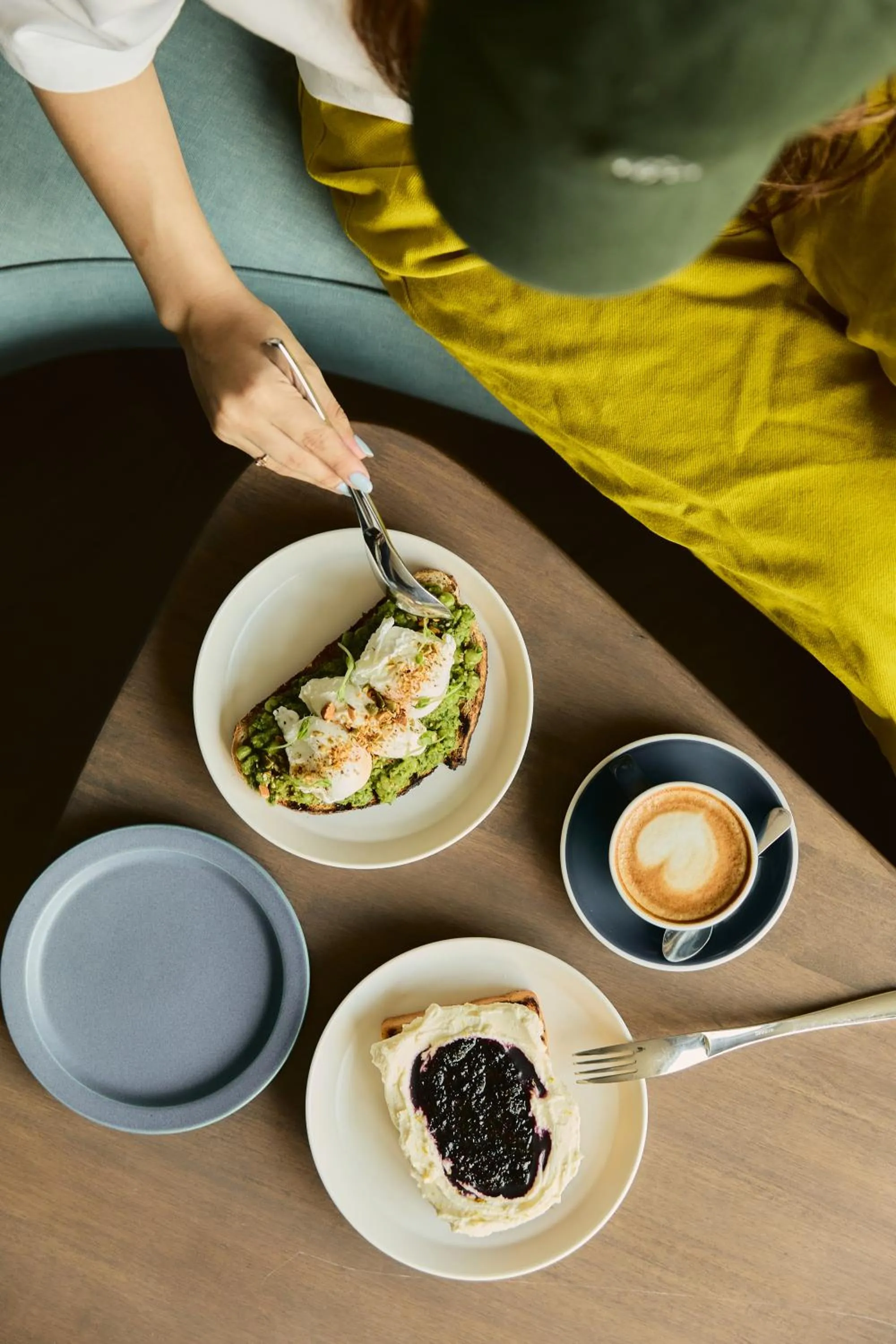 Food and drinks in Public House Bangkok, a Member of Design Hotels