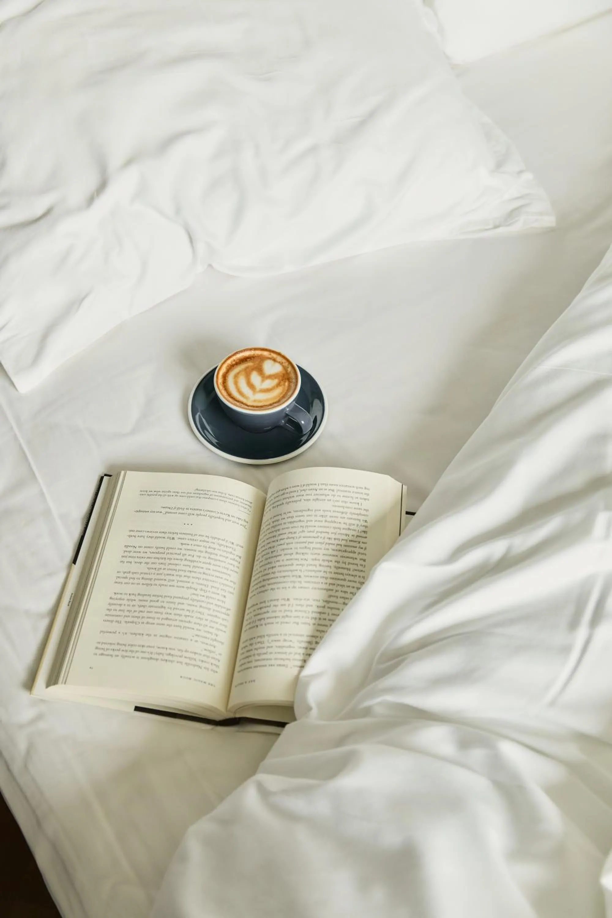 Bed in Public House Bangkok, a Member of Design Hotels