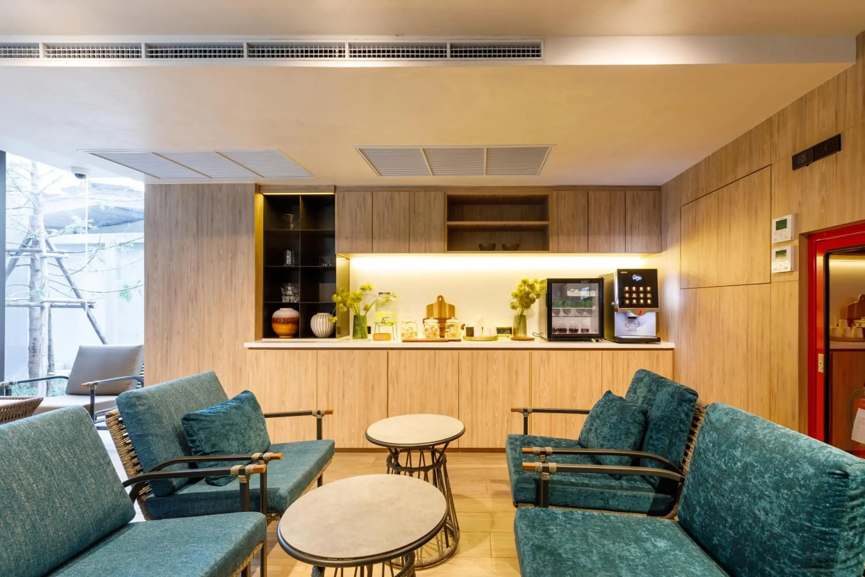 Living room in Benjarong Hotel Bangkok Living room in Benjarong Hotel Bangkok