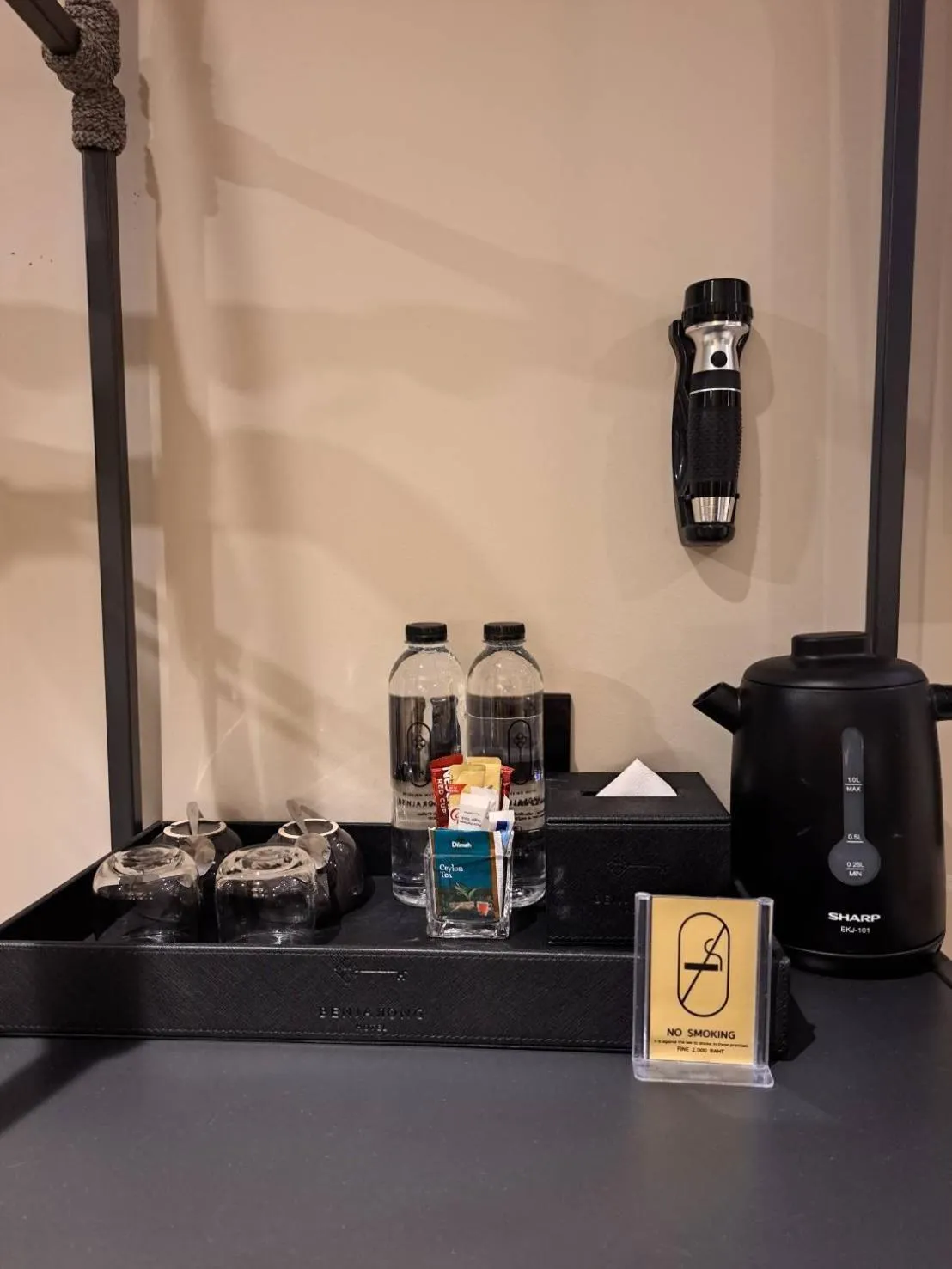 Coffee/tea facilities in Benjarong Hotel Bangkok Ratchada