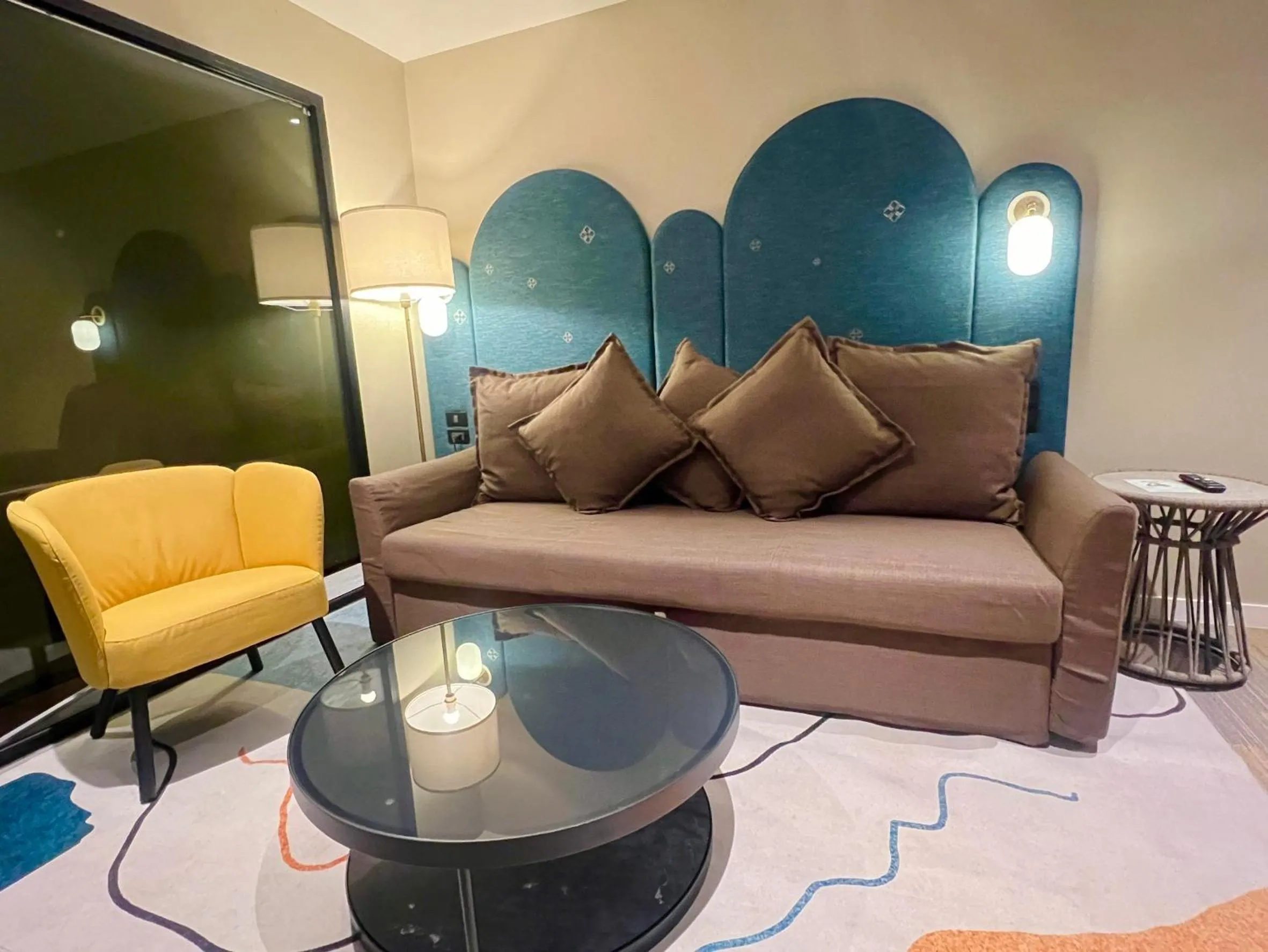 Living room in Benjarong Hotel Bangkok Ratchada