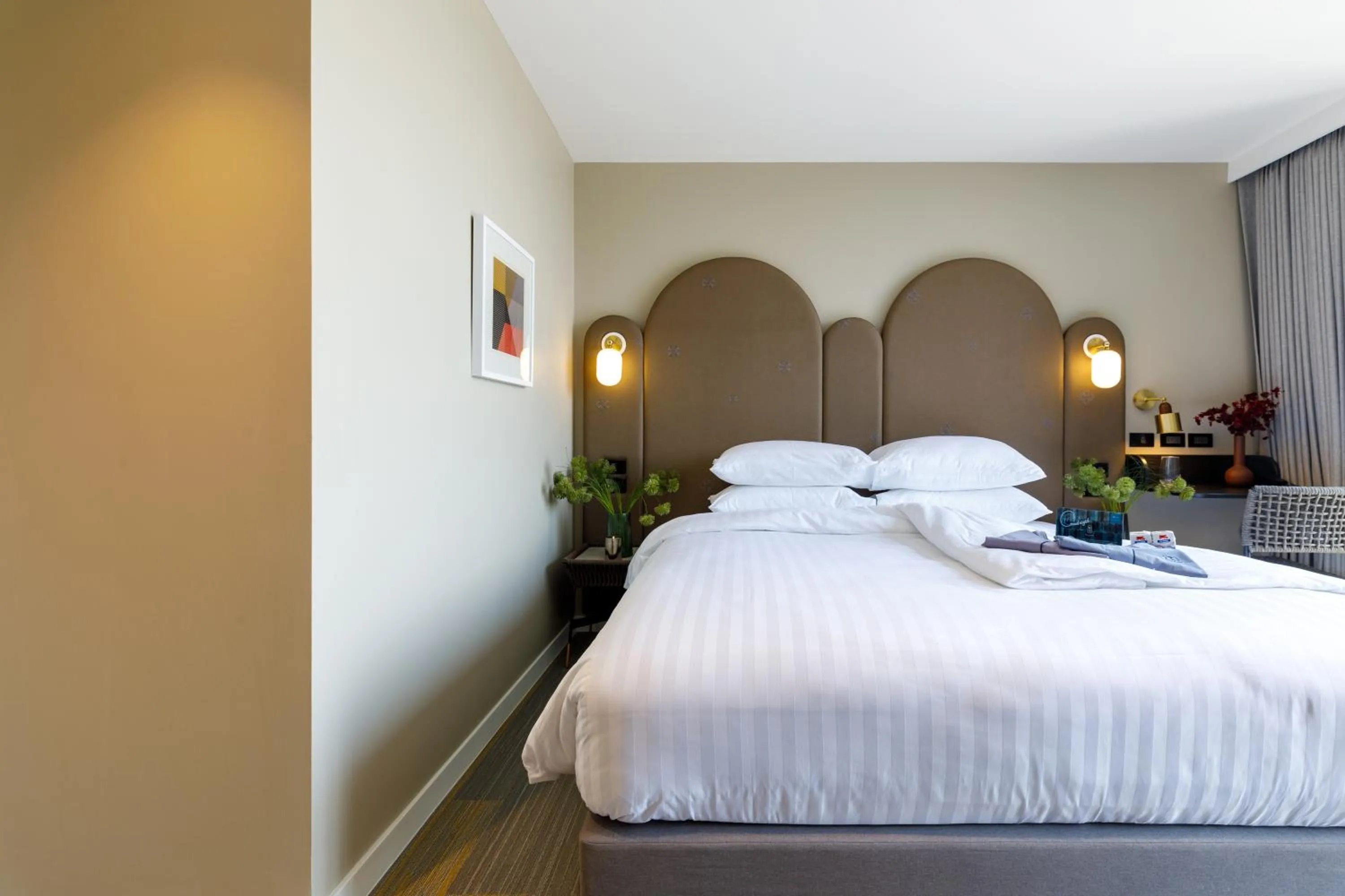 Bed in Benjarong Hotel Bangkok Ratchada