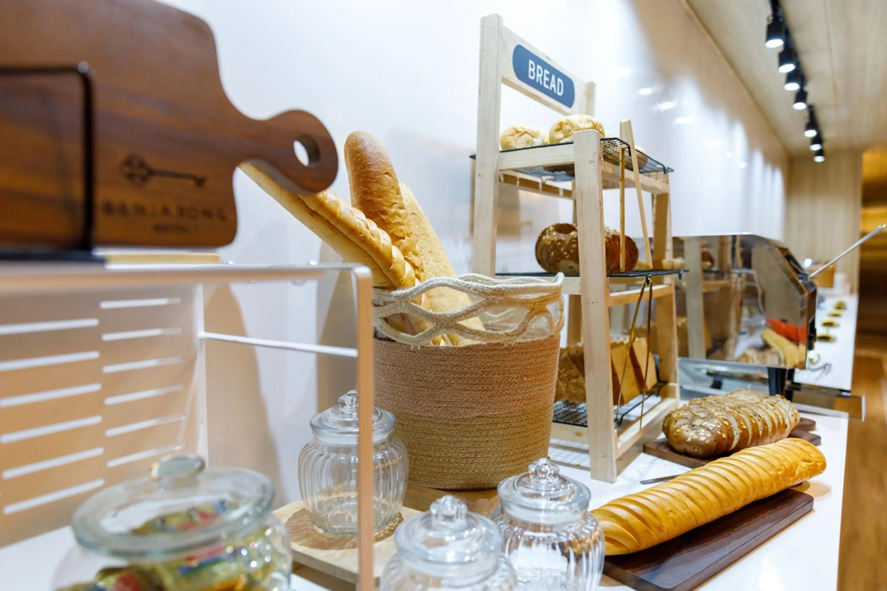 Food in Benjarong Hotel Bangkok Ratchada