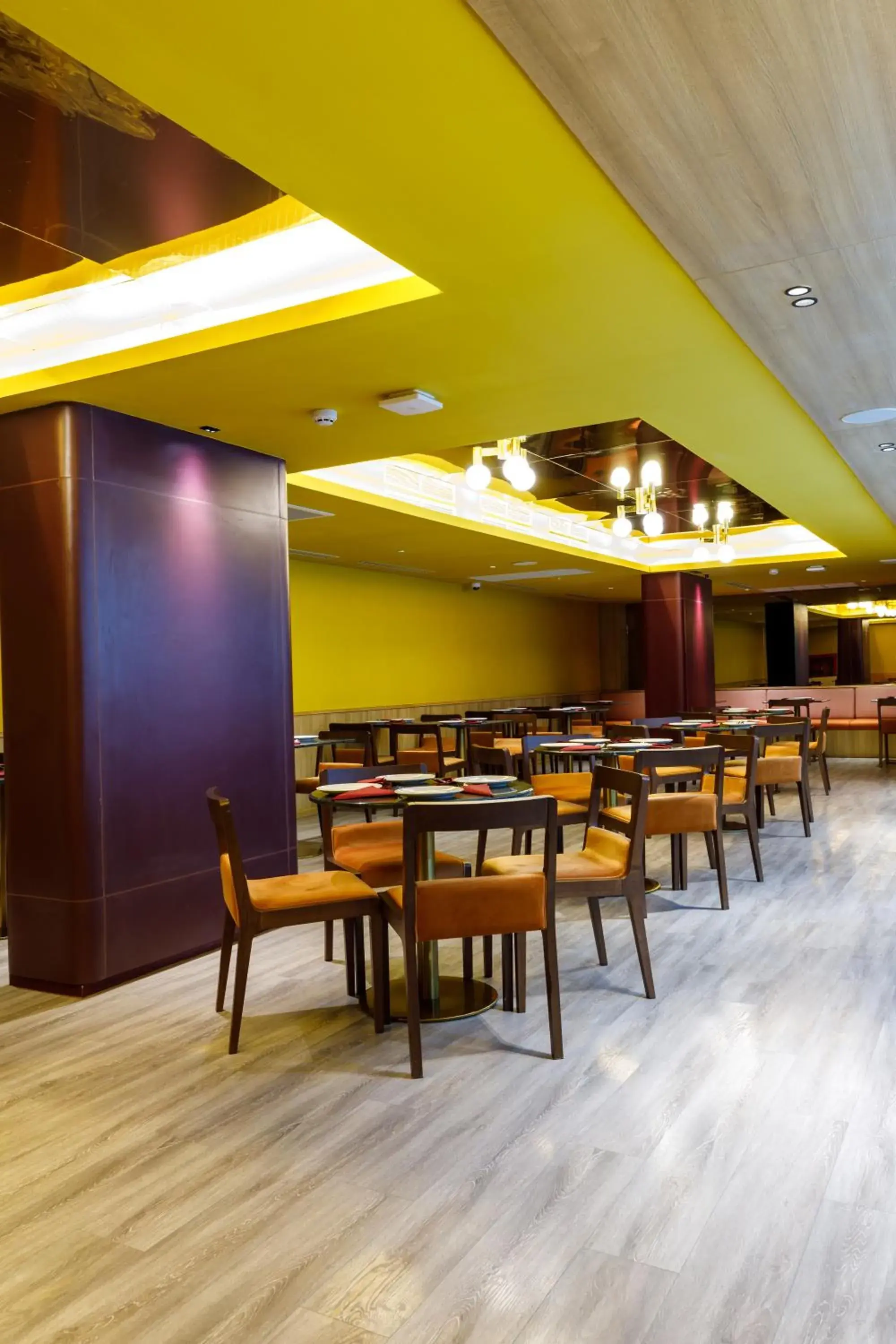 Restaurant/places to eat in Benjarong Hotel Bangkok Restaurant/places to eat in Benjarong Hotel Bangkok