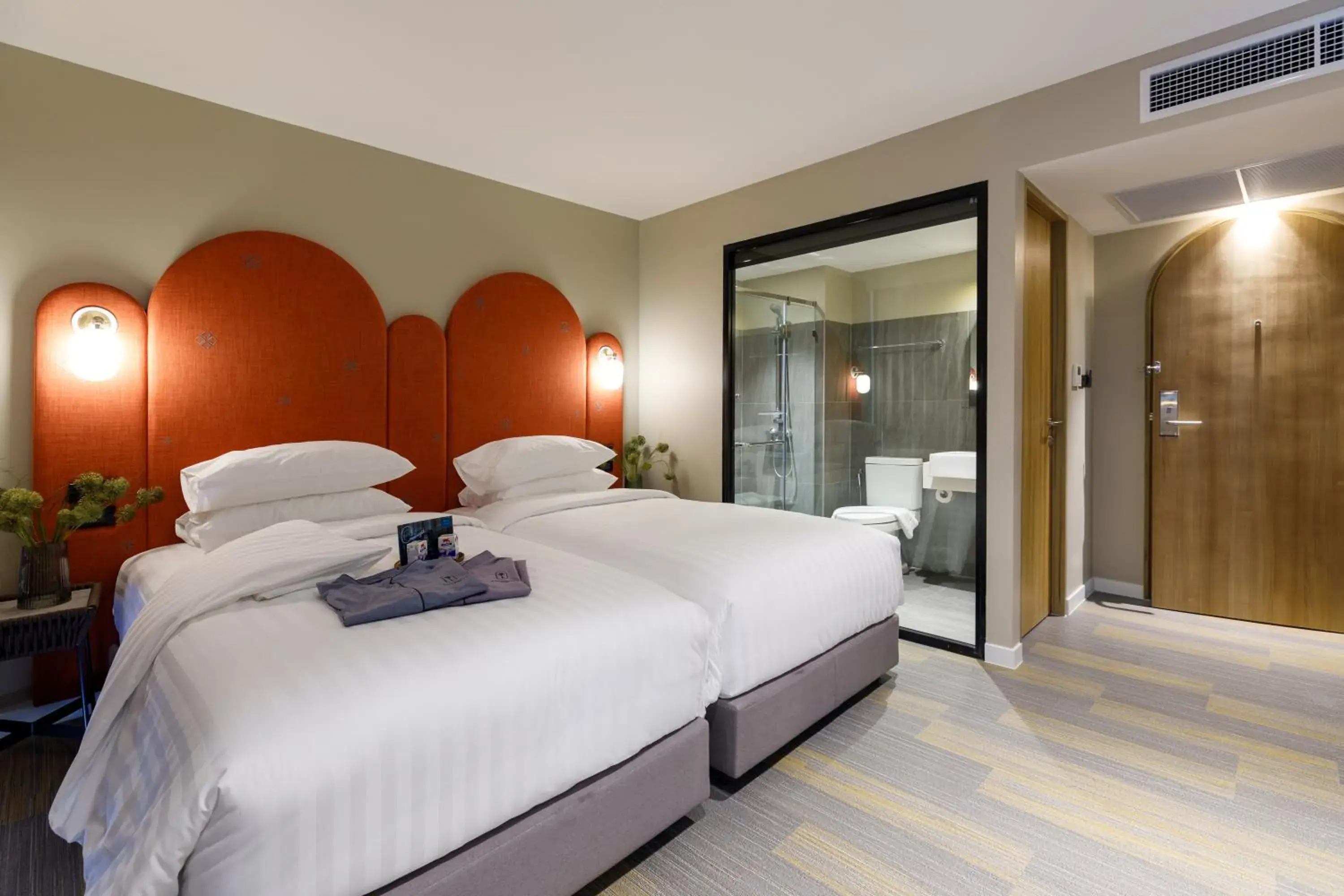 Bed in Benjarong Hotel Bangkok Bed in Benjarong Hotel Bangkok