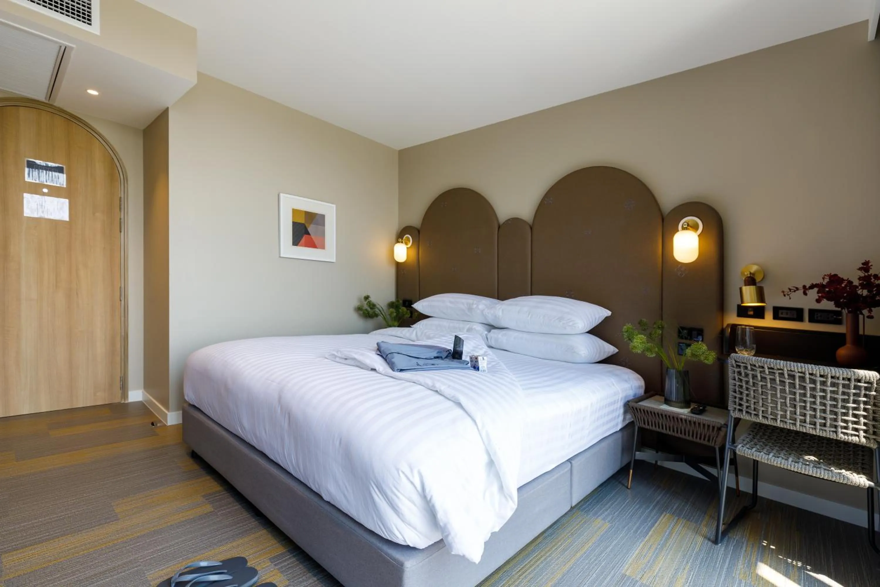 Bed in Benjarong Hotel Bangkok Ratchada