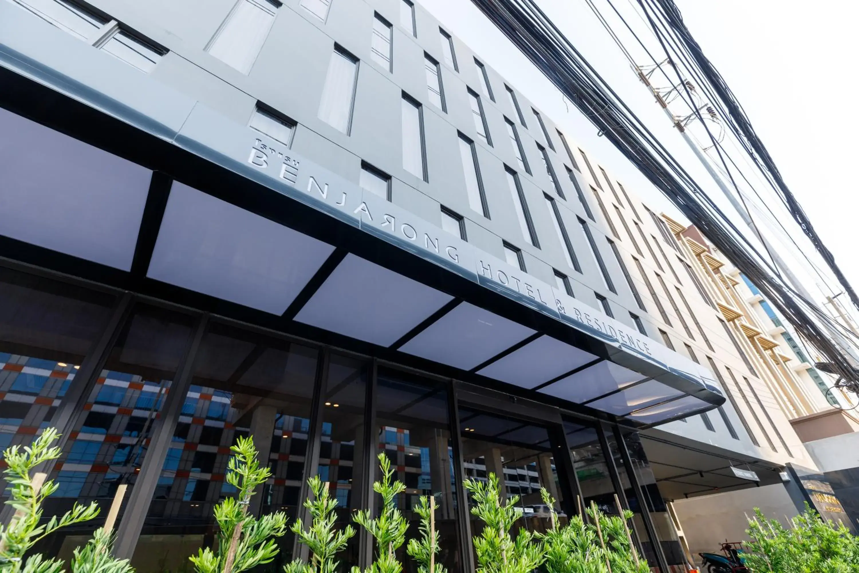 Property building in Benjarong Hotel Bangkok Property building in Benjarong Hotel Bangkok