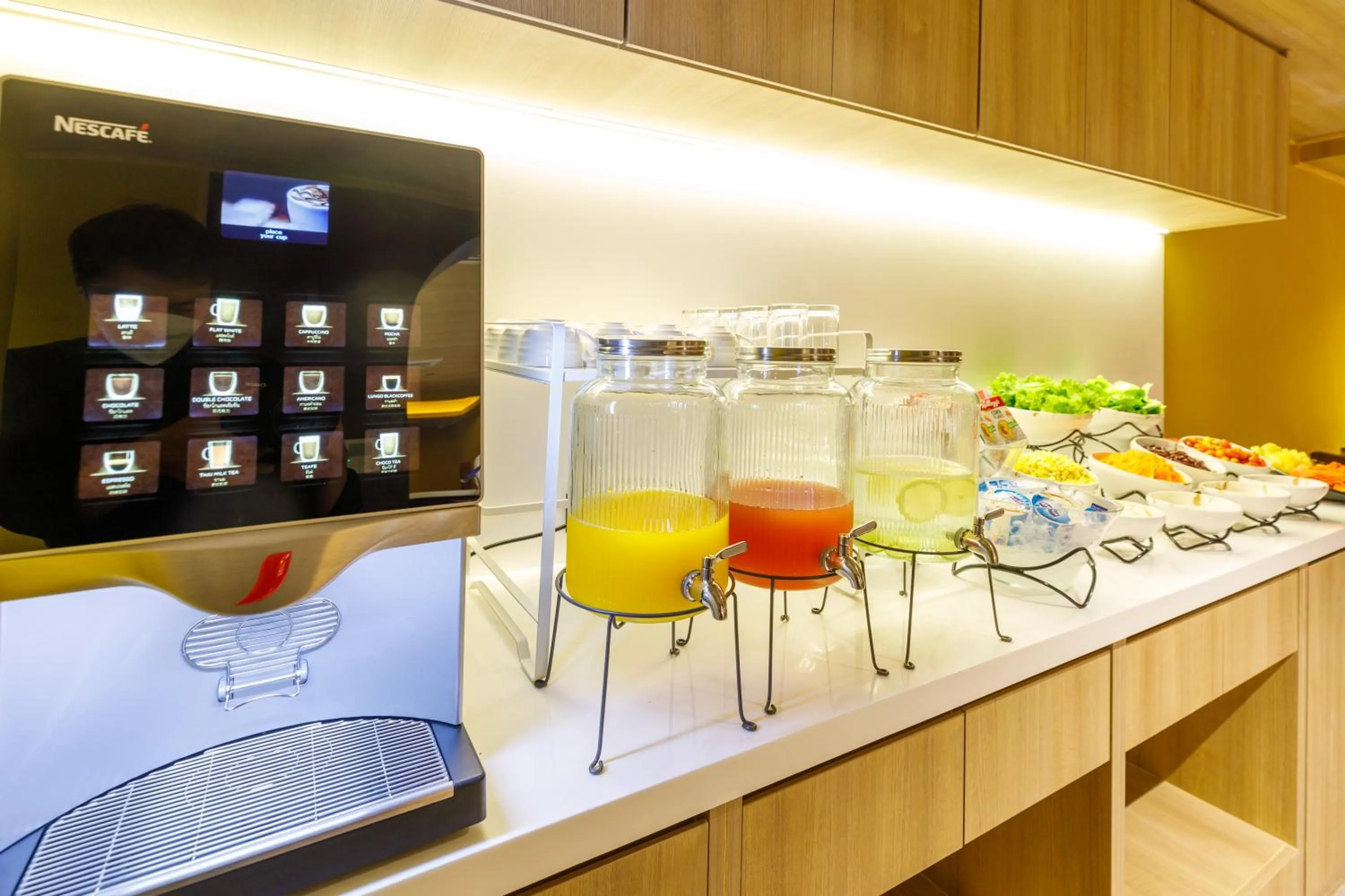 Buffet breakfast in Benjarong Hotel Bangkok Ratchada