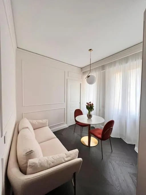 Elegante appartamento in zona Tortona-Solari