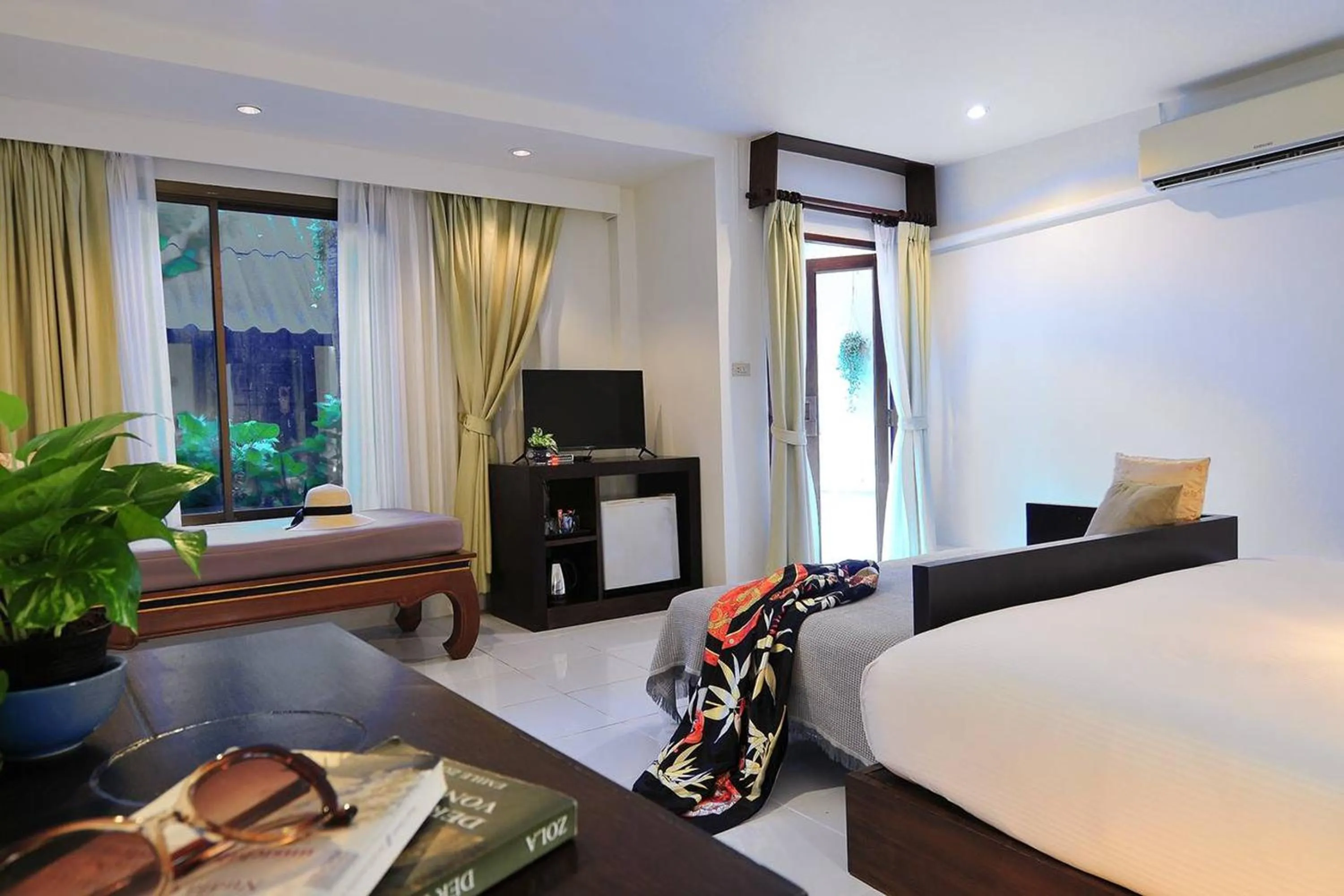 Bed in Palm Resort Krabi