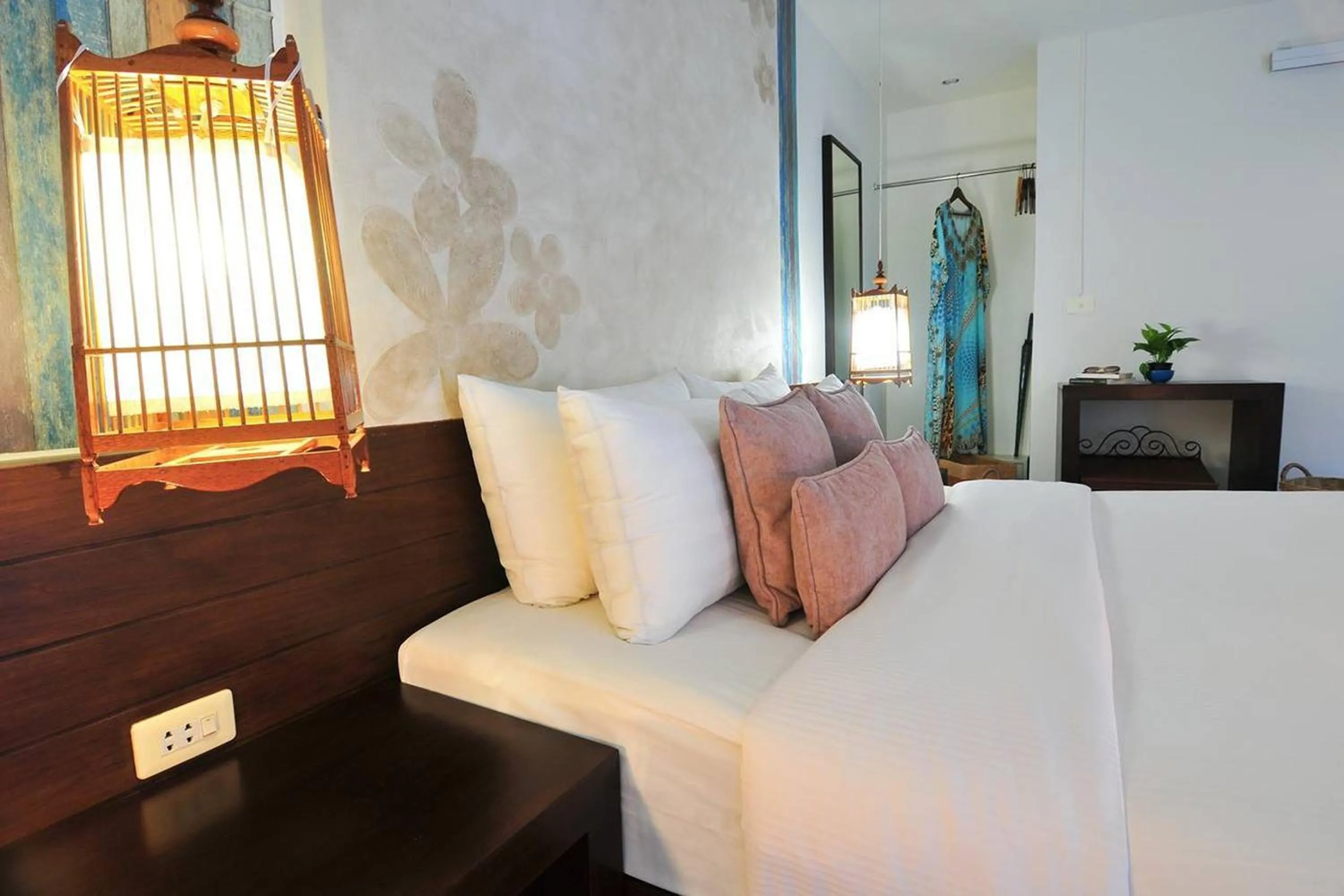 Bed in Palm Resort Krabi