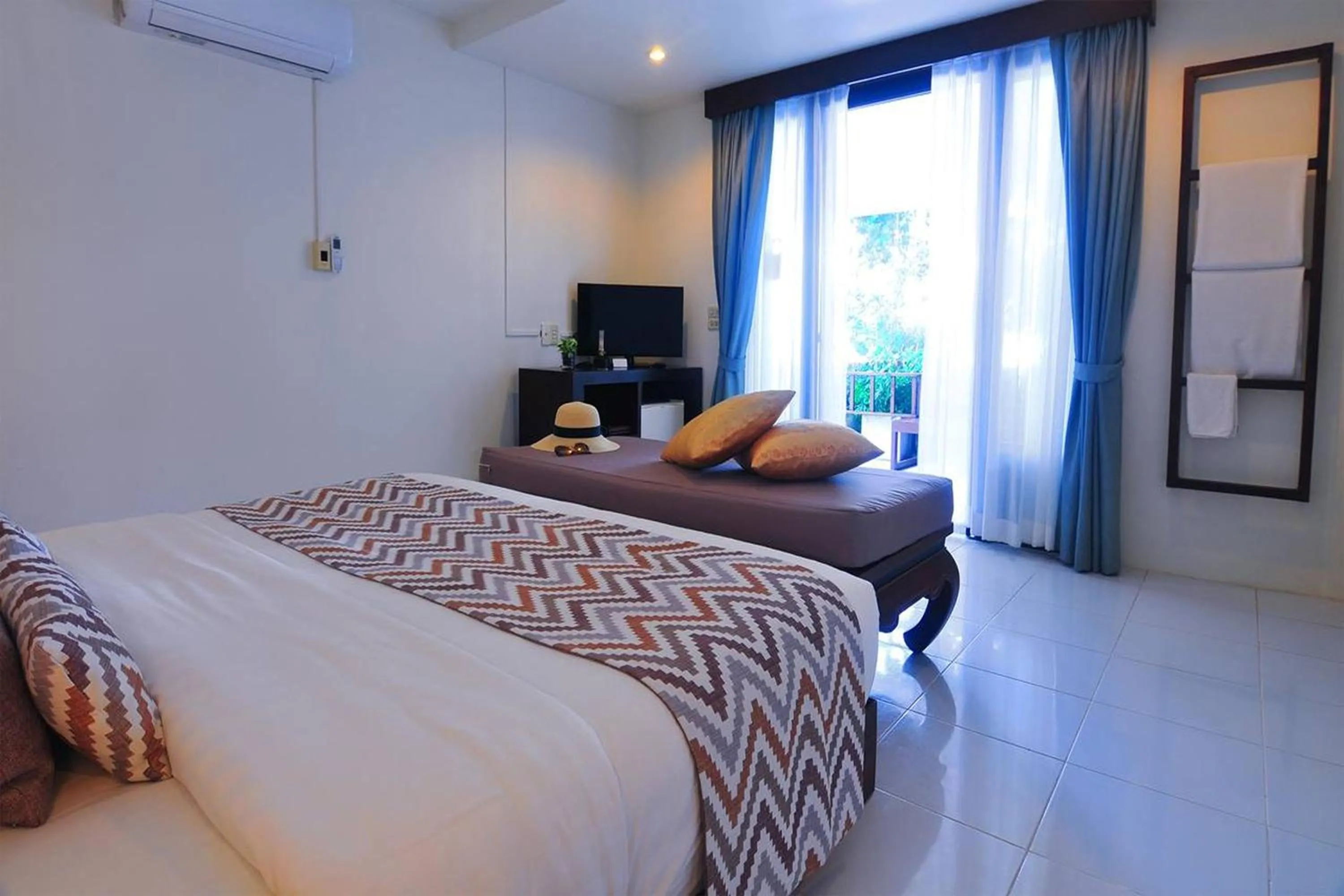 Bed in Palm Resort Krabi