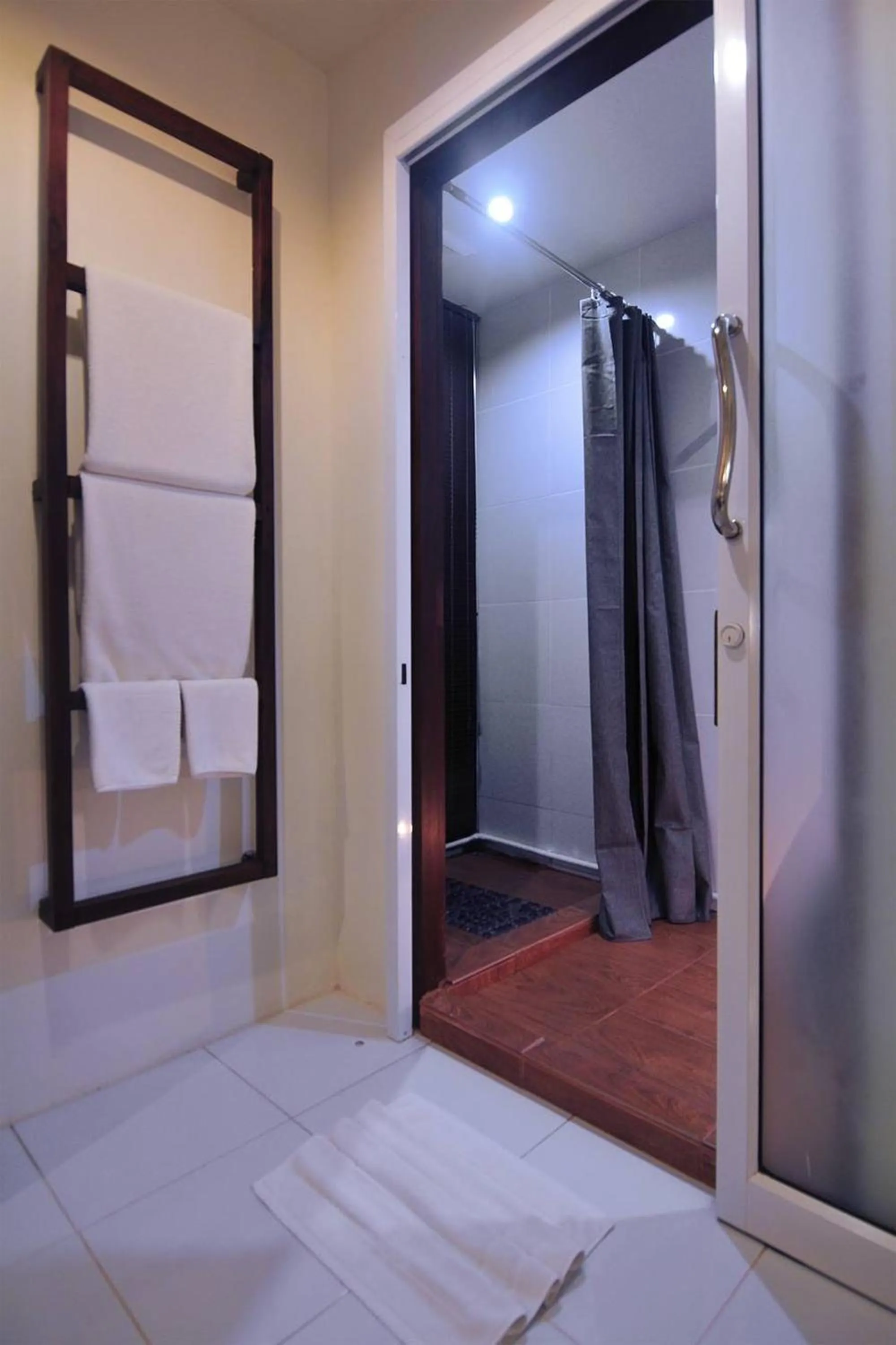 Bed in Palm Resort Krabi