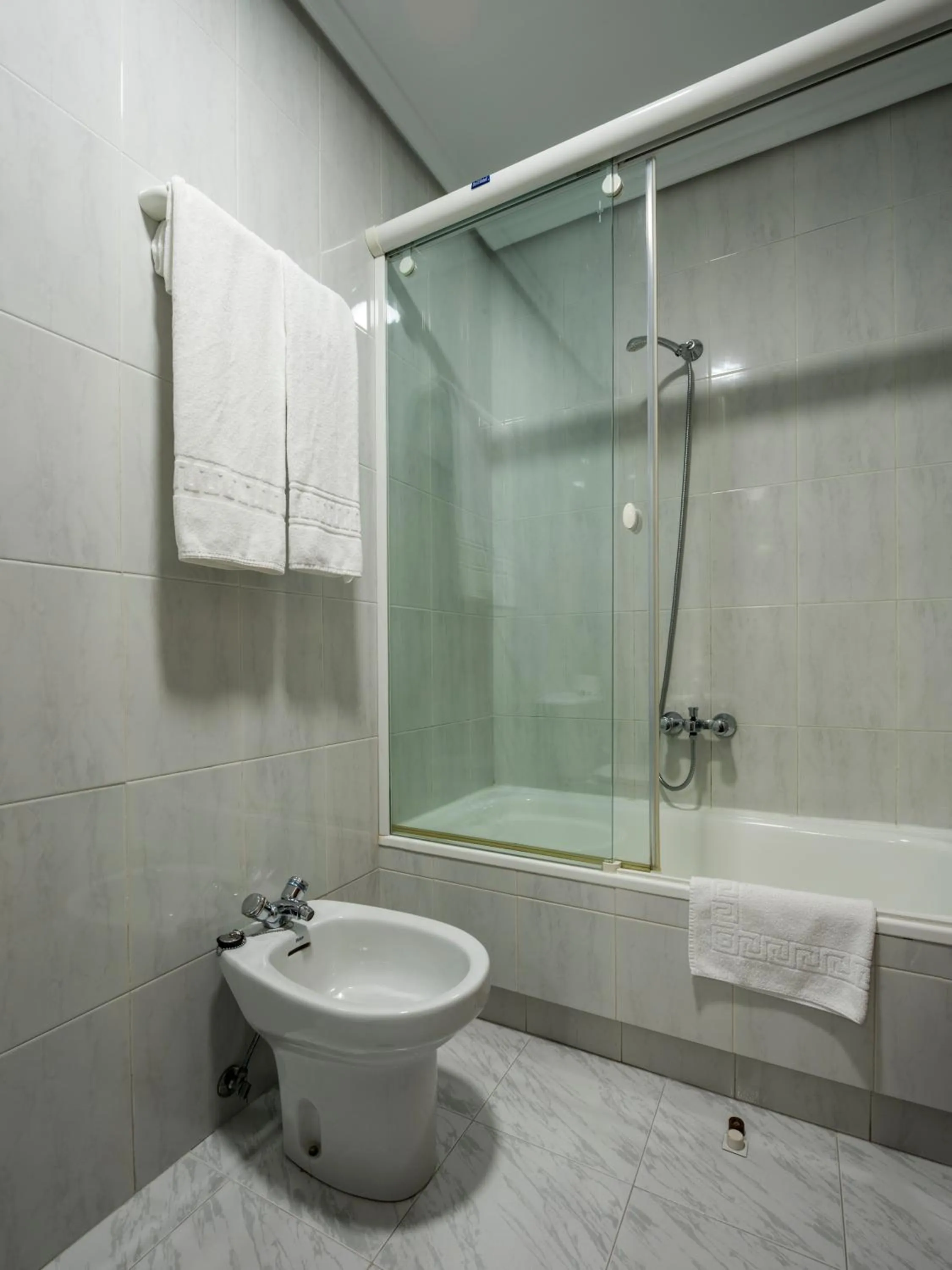 Bath in Hotel Airiños 3*