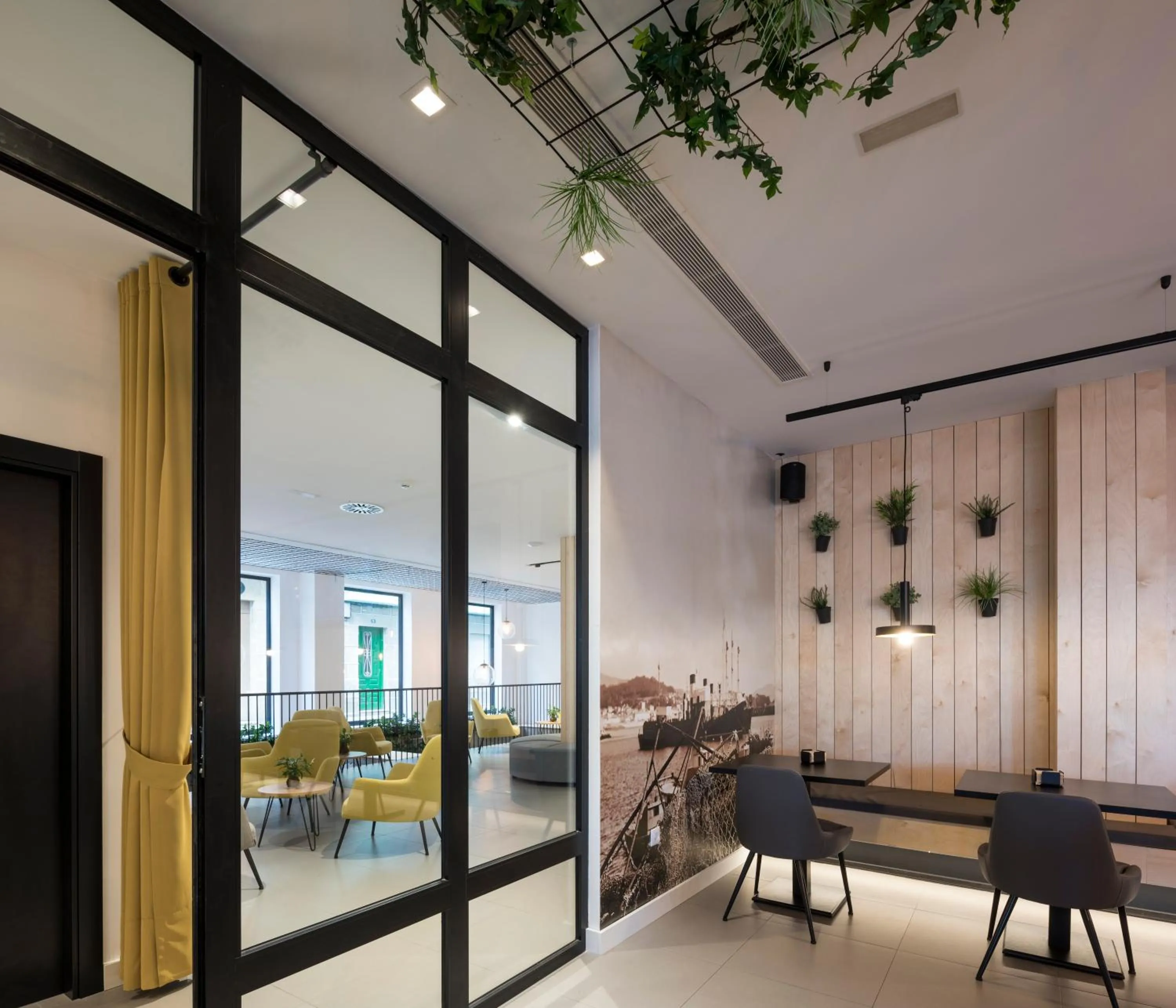 Restaurant/places to eat in Hotel Airiños 3*