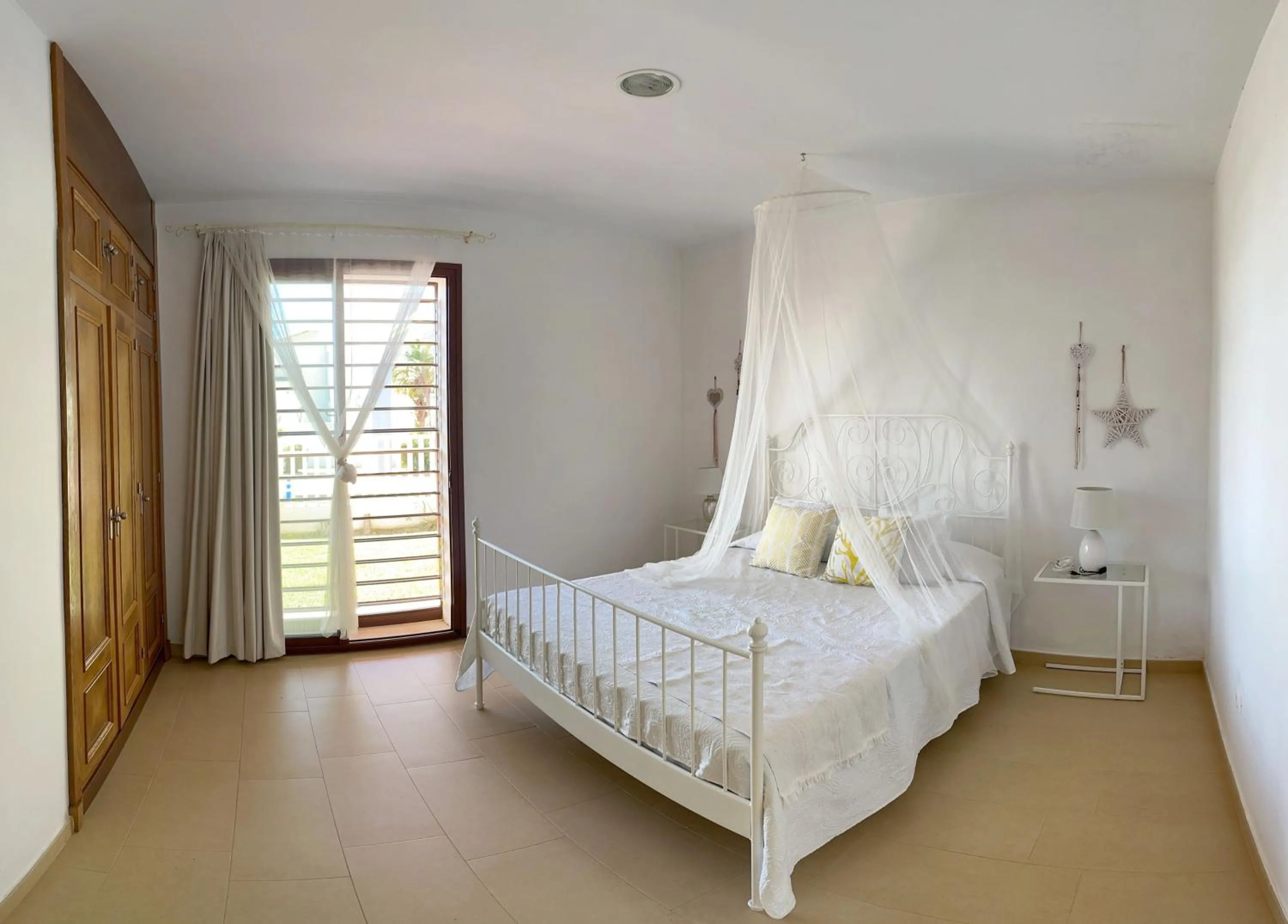 Bed in Villa Los Pinares de Monaco en Roche, Conil, Cádiz