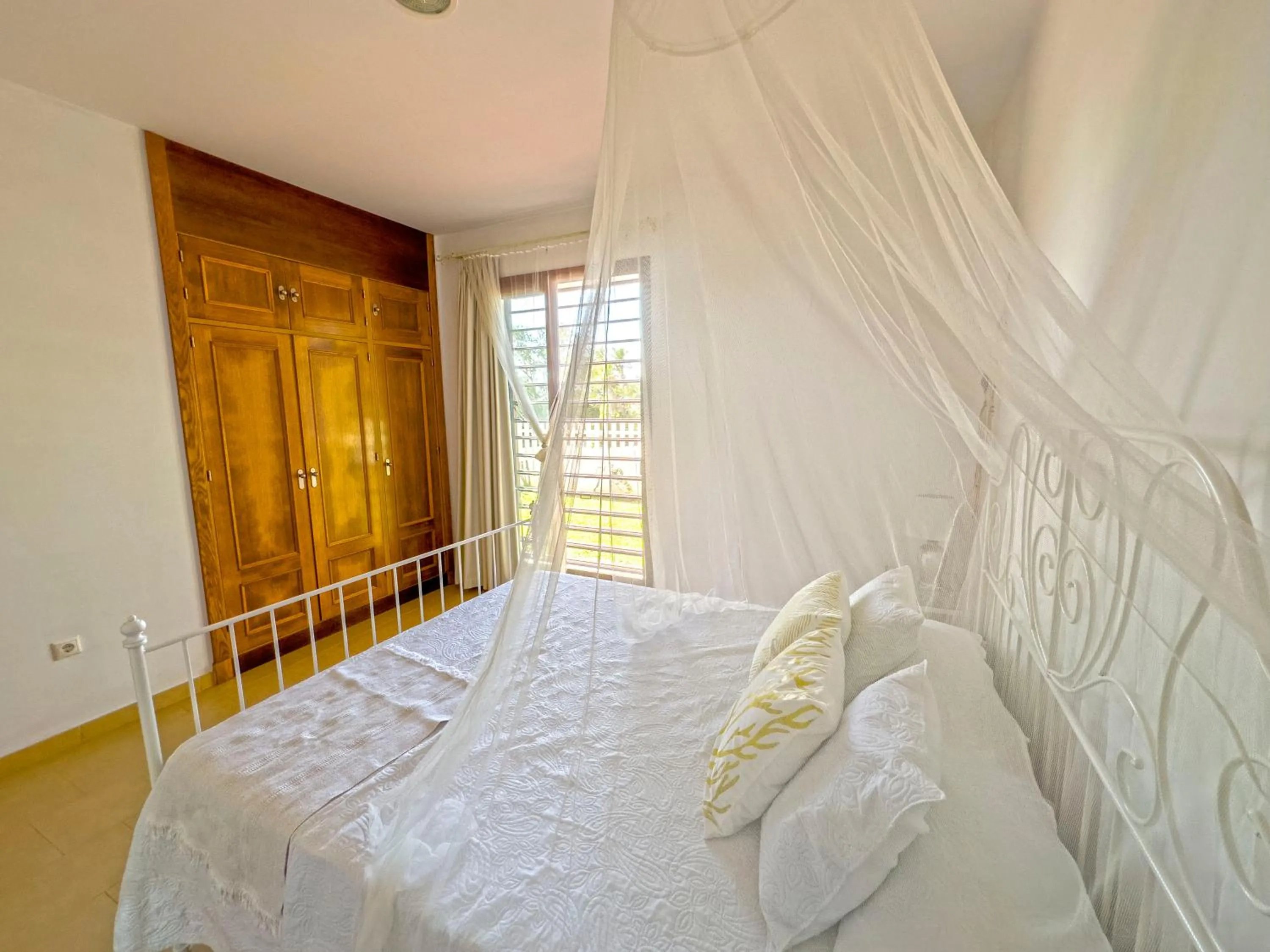 Bed in Villa Los Pinares de Monaco en Roche, Conil, Cádiz